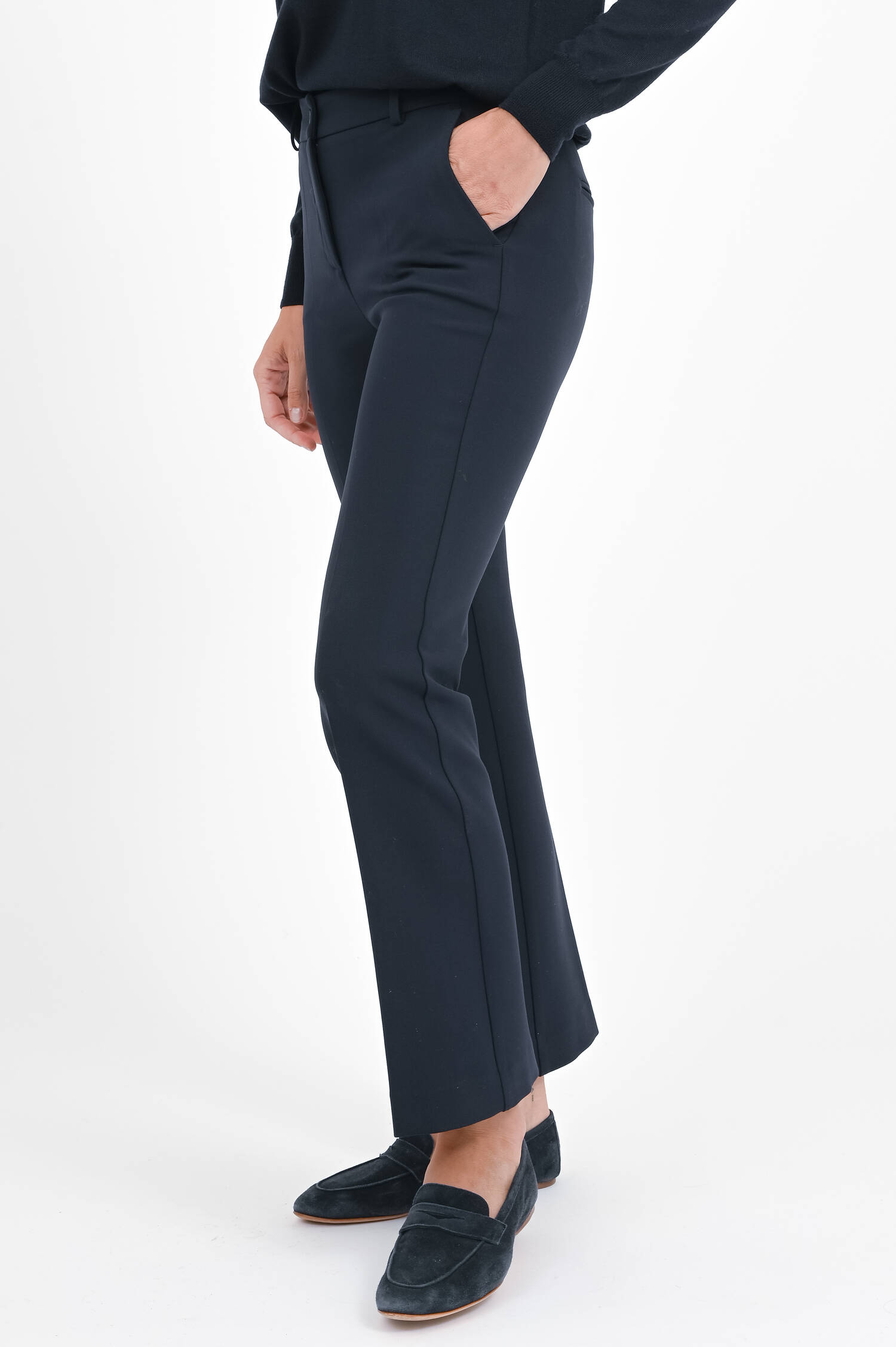 Hose mit dezentem Kick in Navy