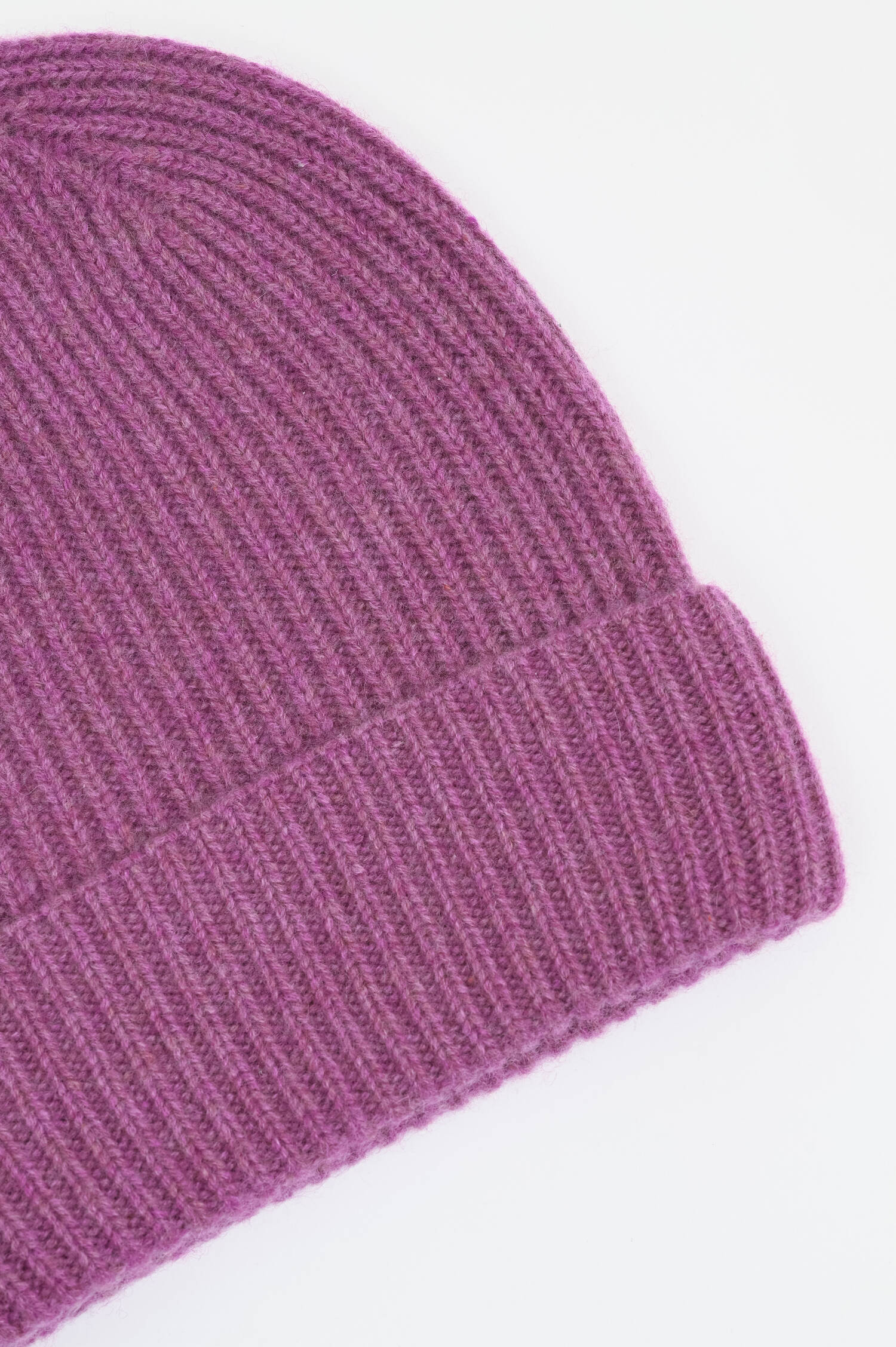 Kaschmir Rippstrick-Mütze in Violett Kaschmir Rippstrick-Mütze in Violett