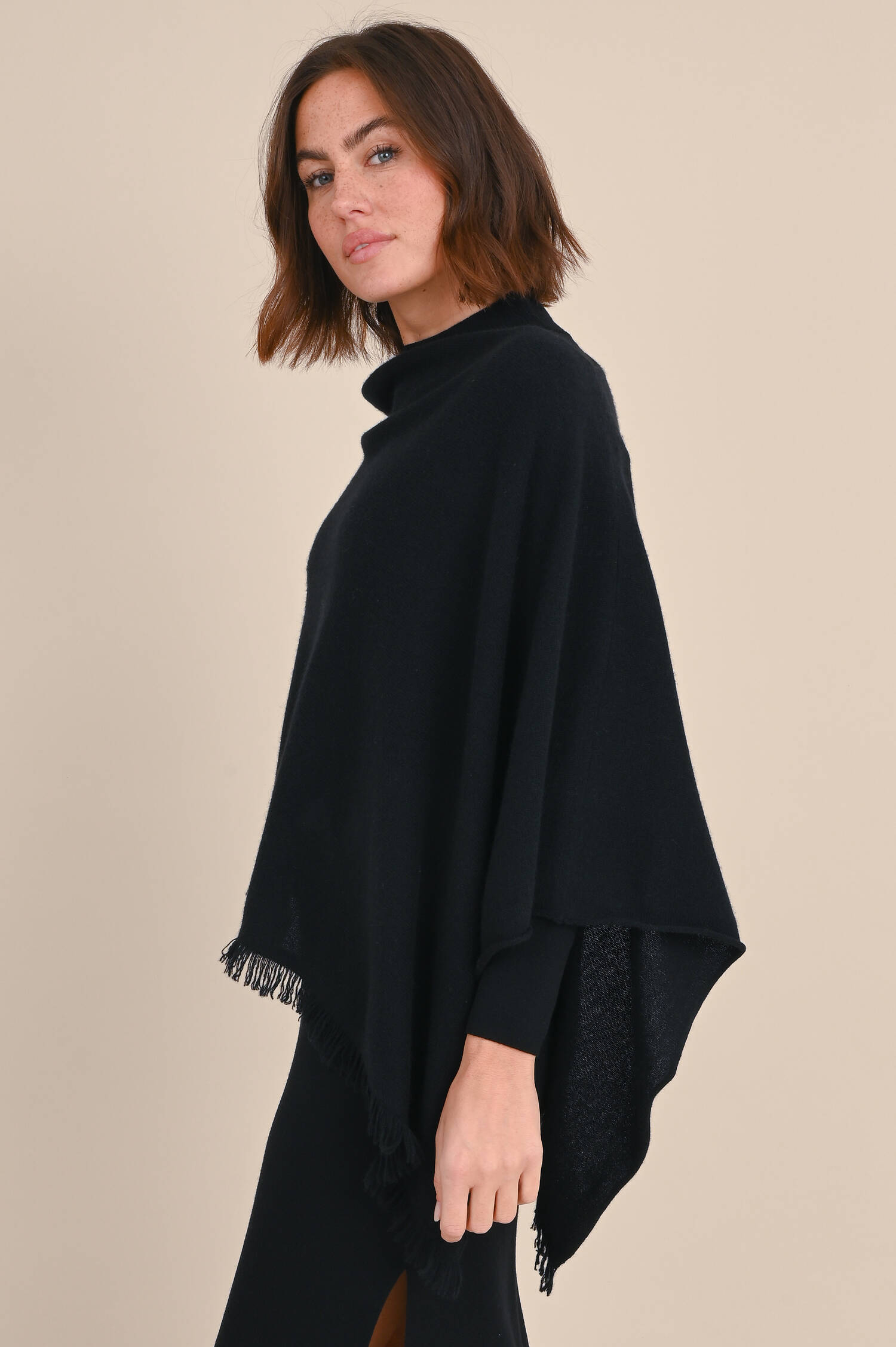 Cashmere Poncho in Schwarz Cashmere Poncho in Schwarz