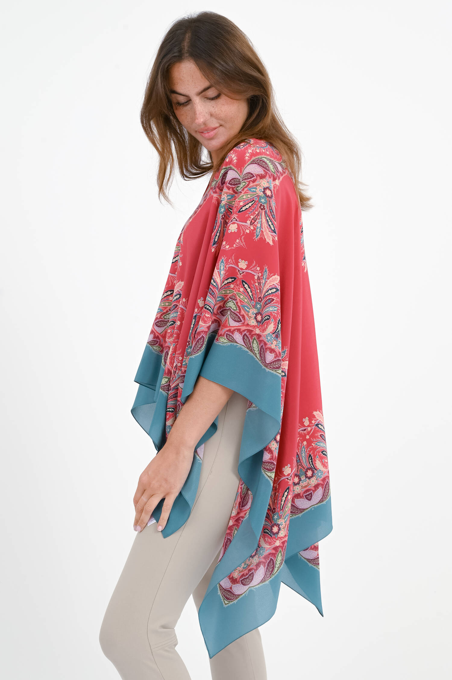 Poncho/Cape aus Seide mit Paisley-Print Poncho/Cape aus Seide mit Paisley-Print