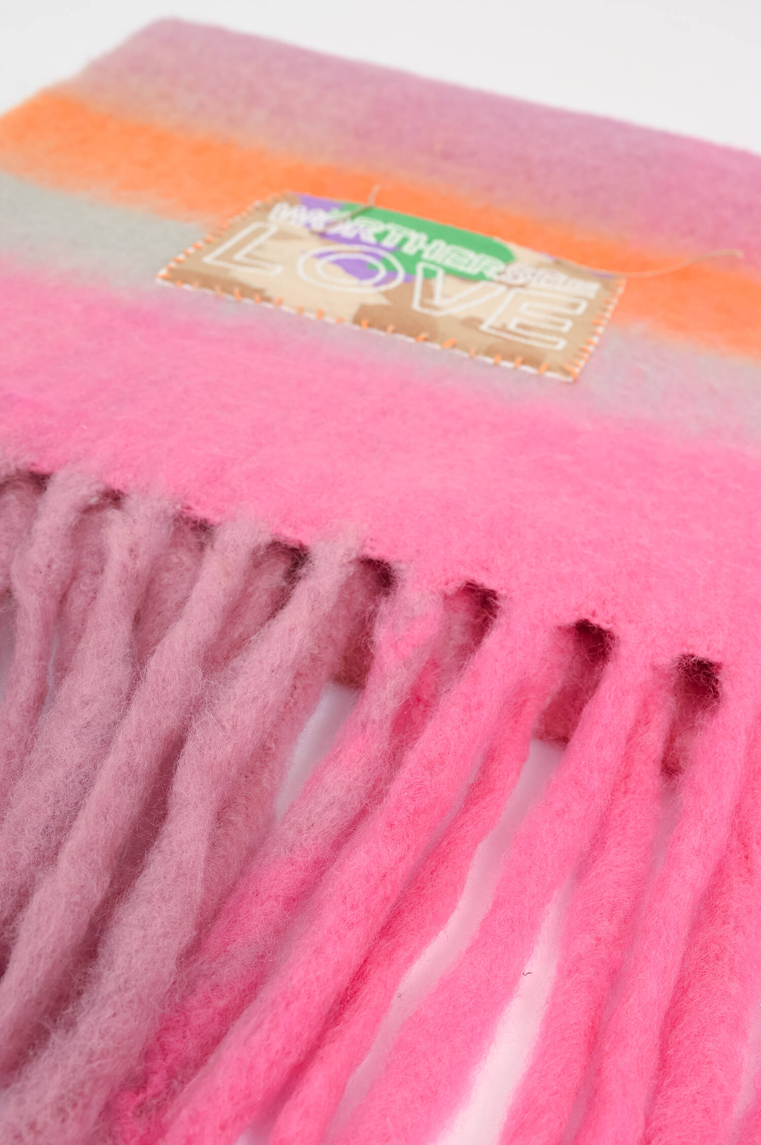 Schal mit WÖRTHERSEE LOVE Patch in Pink/Orange Schal mit WÖRTHERSEE LOVE Patch in Pink/Orange