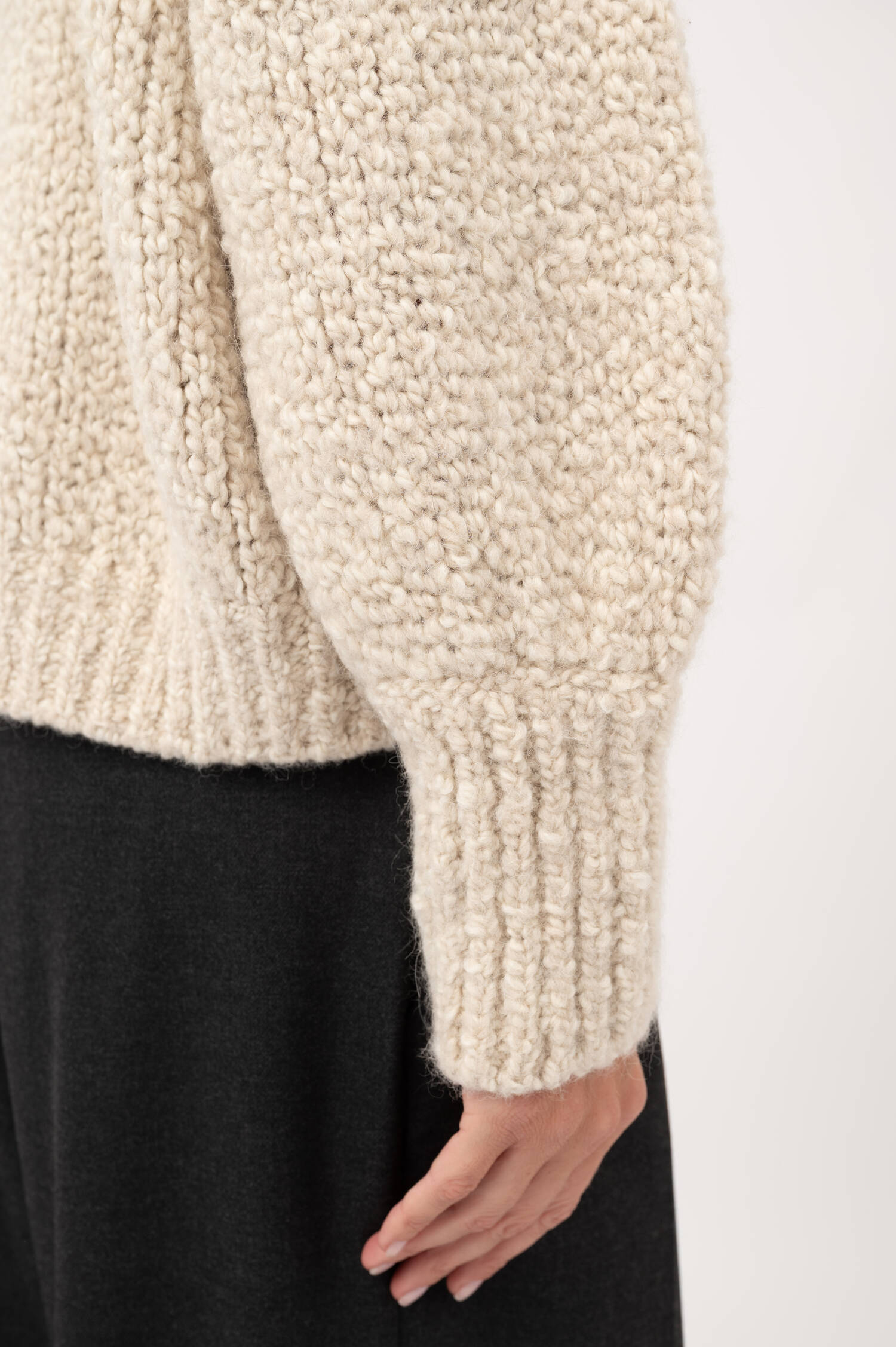 Alpaka-Woll-Cardigan CONNIE in Beige Alpaka-Woll-Cardigan CONNIE in Beige