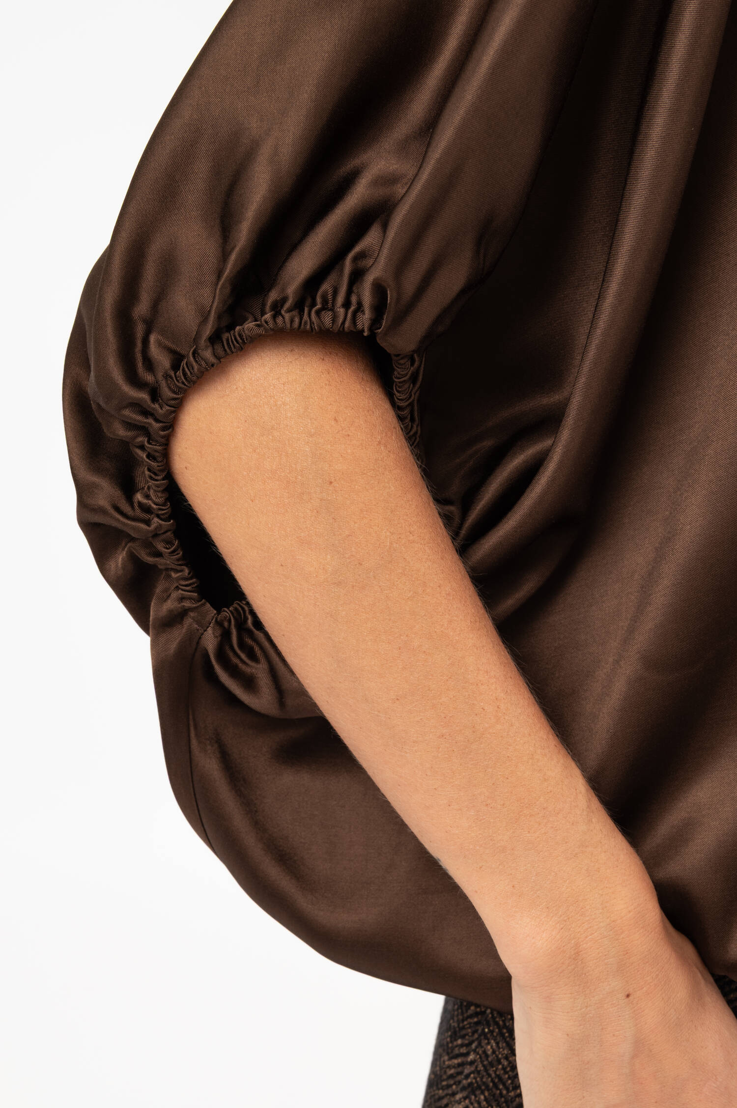 Satin-Blusenshirt in Braun