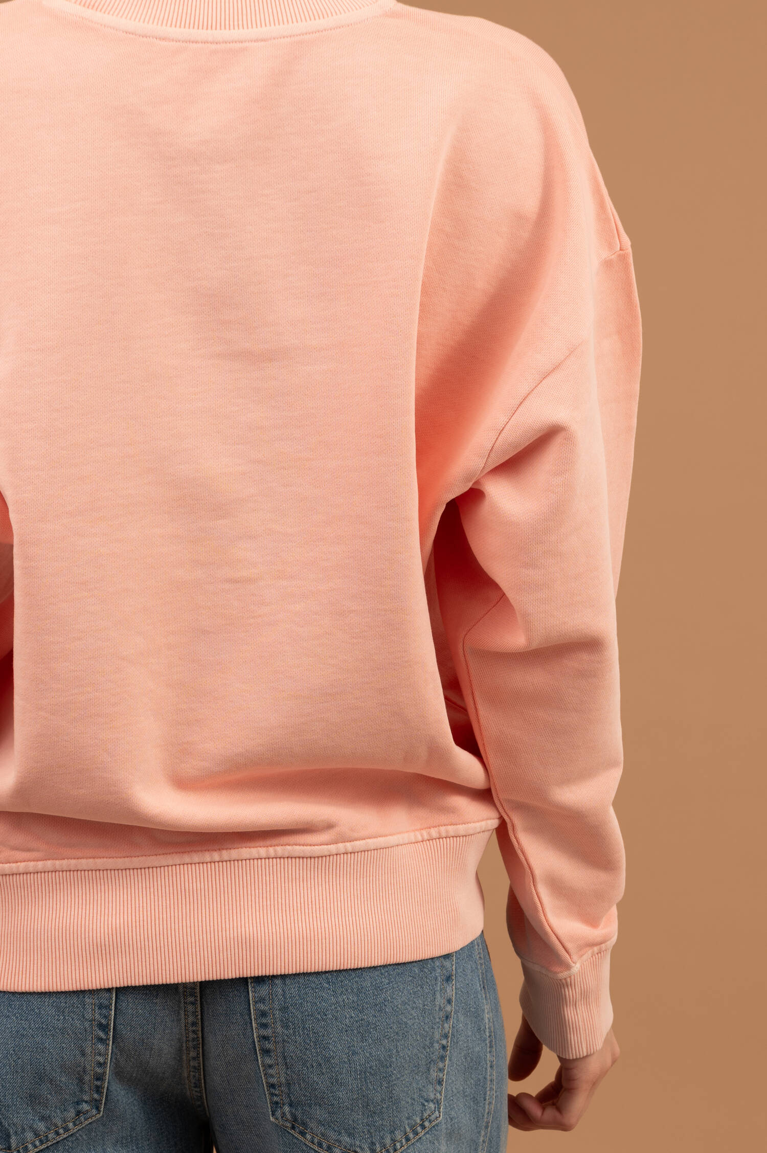 Pullover mit Label Aufstick in Peachpink Pullover mit Label Aufstick in Peachpink
