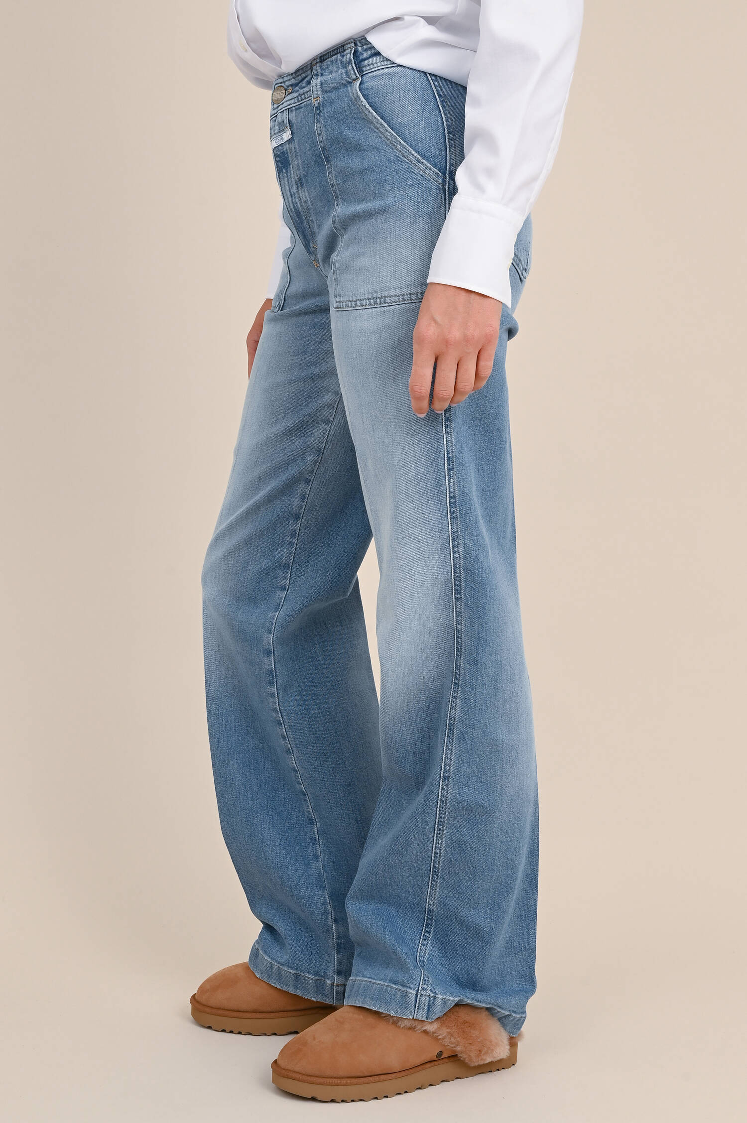 Flared Jeans ARIA in Hellblau