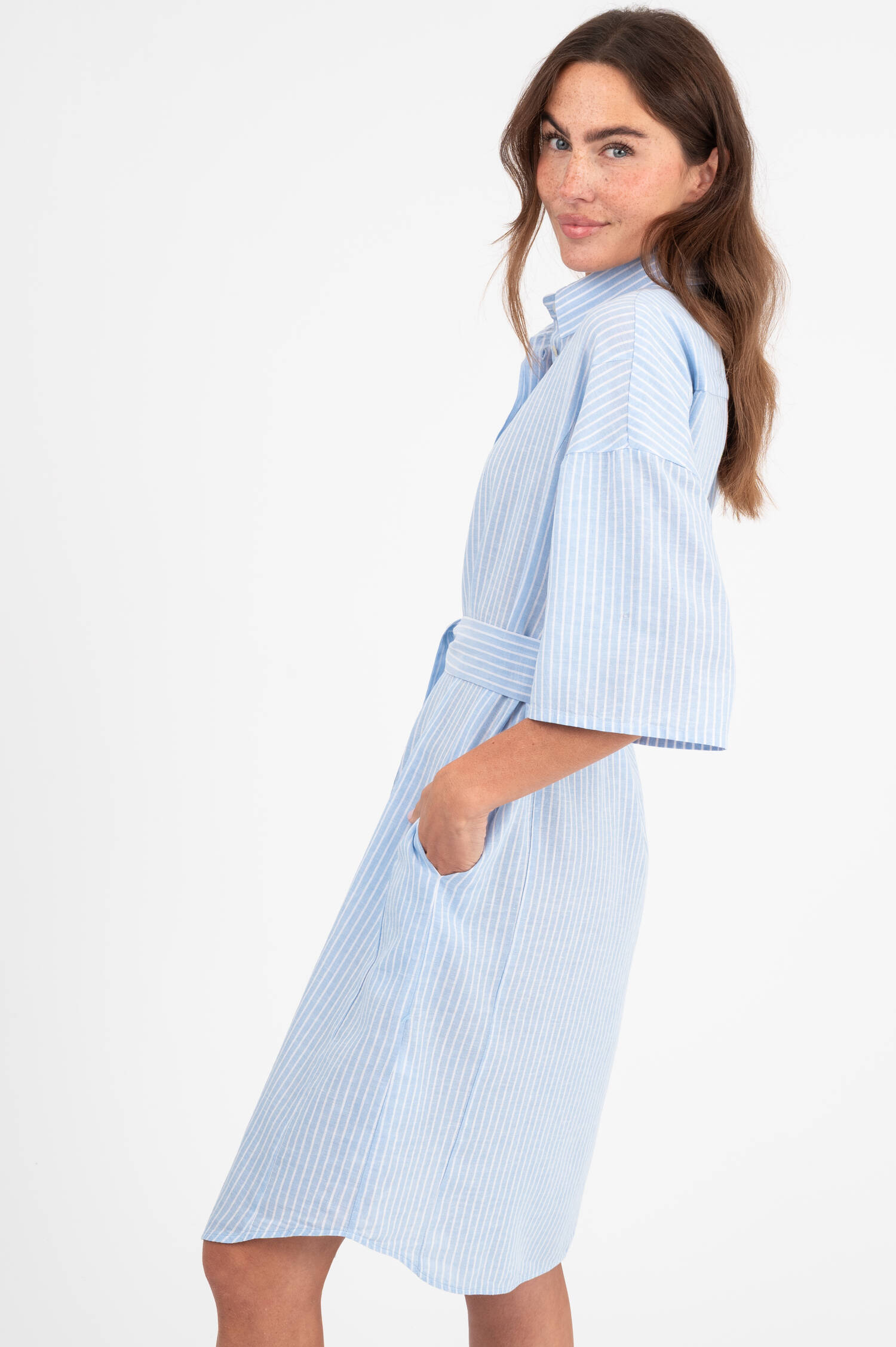 Leinenmix Kleid DERBY in Blau/Weiß gestreift Leinenmix Kleid DERBY in Blau/Weiß gestreift