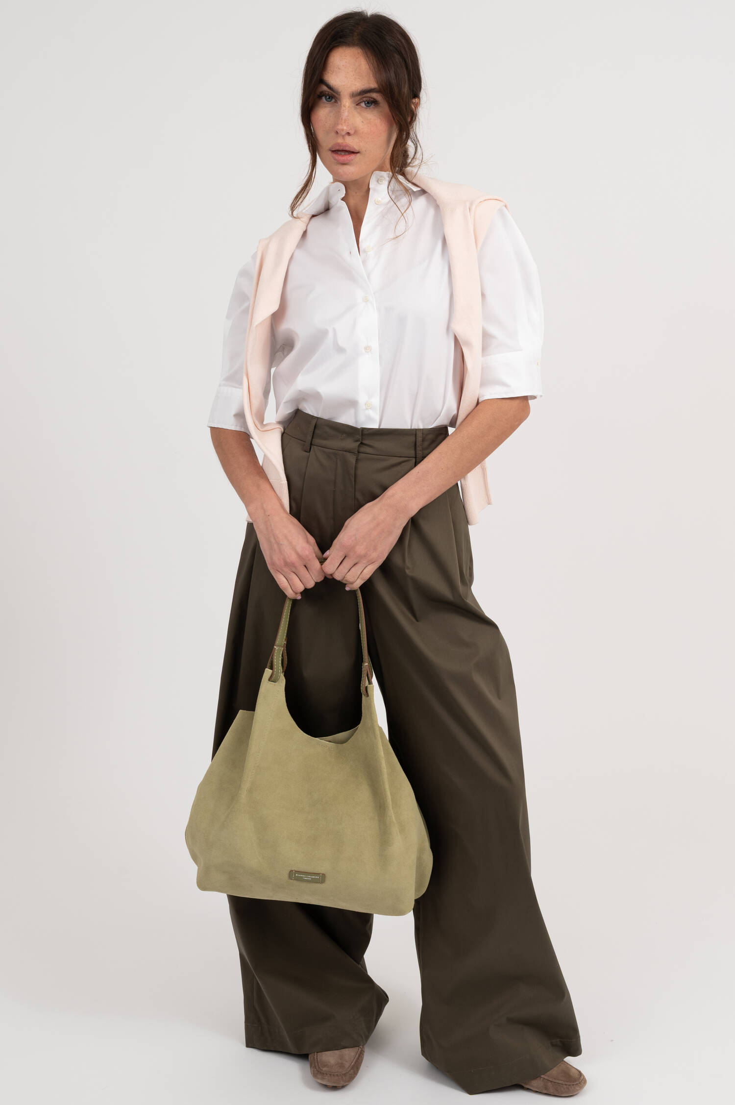 Shooper DUA aus Veloursleder in Salbeigrün Shooper DUA aus Veloursleder in Salbeigrün