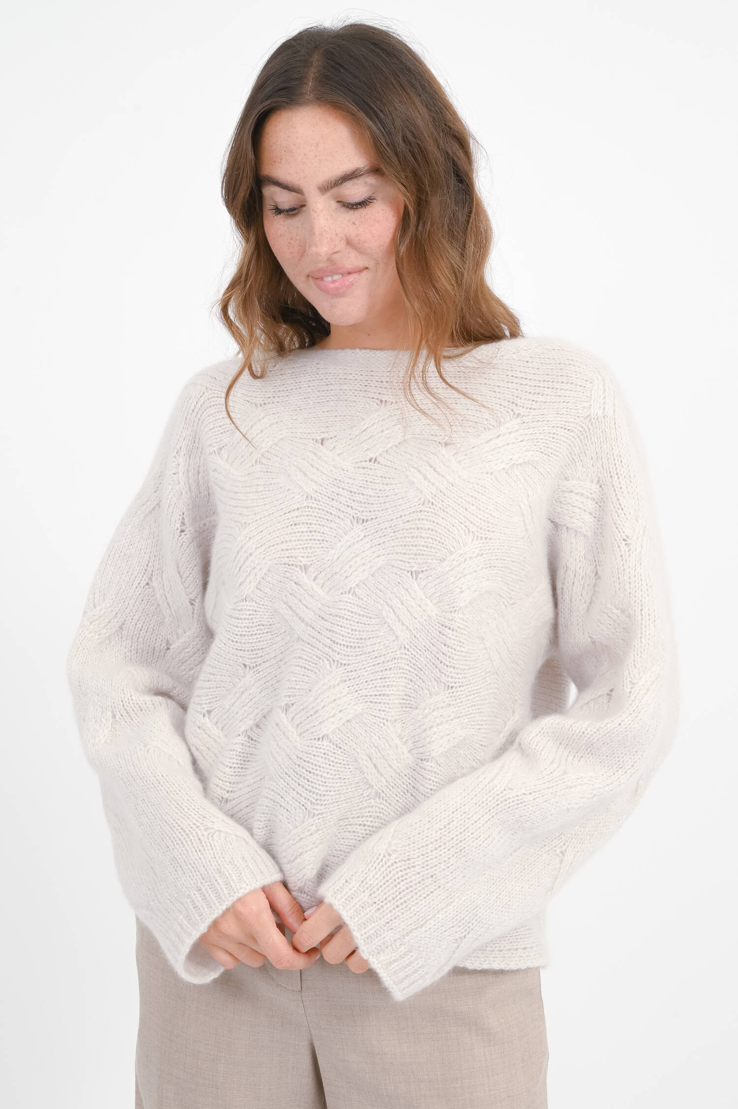 Strickpullover mit Flechtmuster in Mixed White