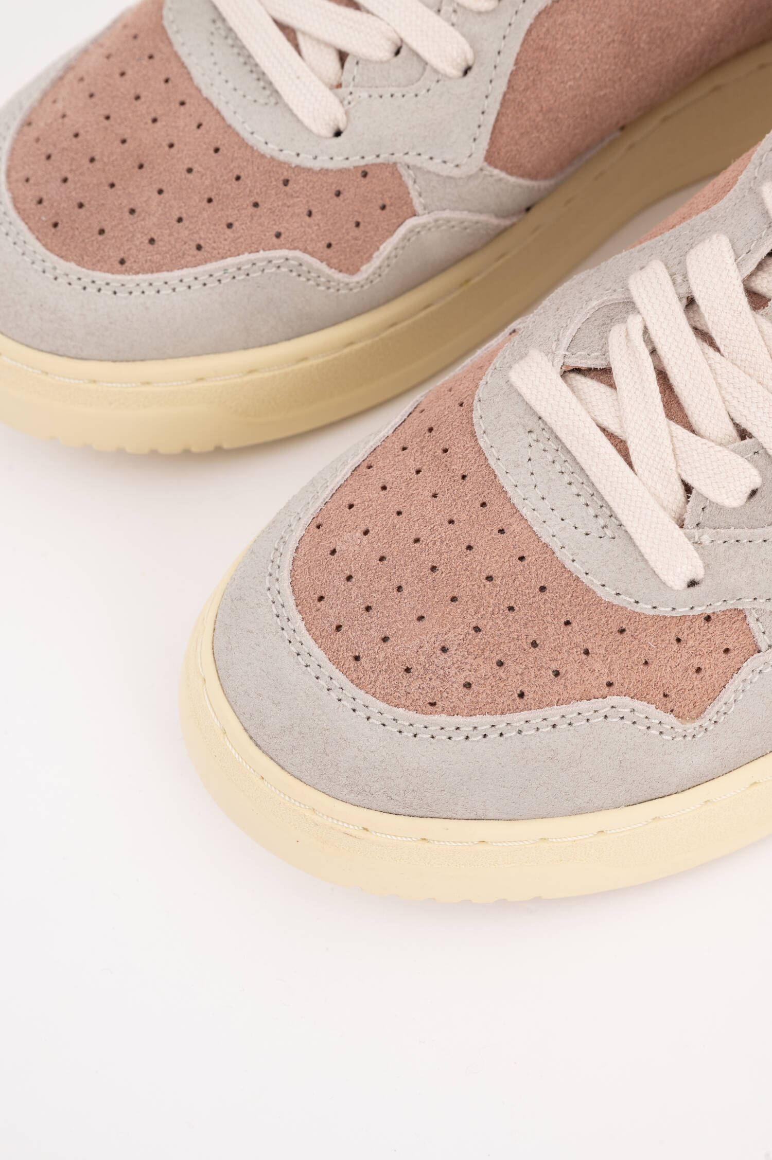 Suede Sneaker MEDALIST LOW in Rosa/Grau