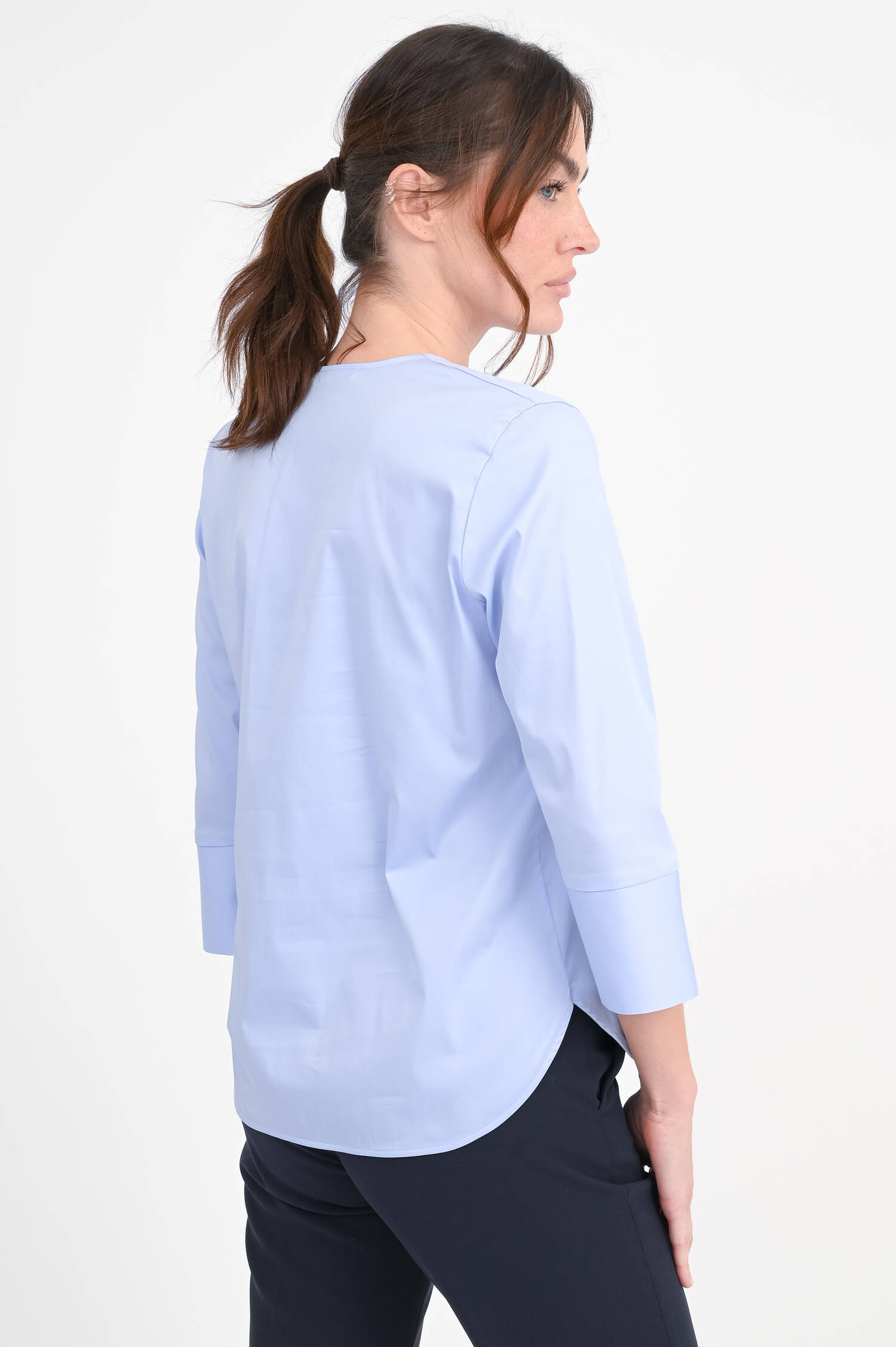 Bluse mit V-Auschnitt in Hellblau Bluse mit V-Auschnitt in Hellblau