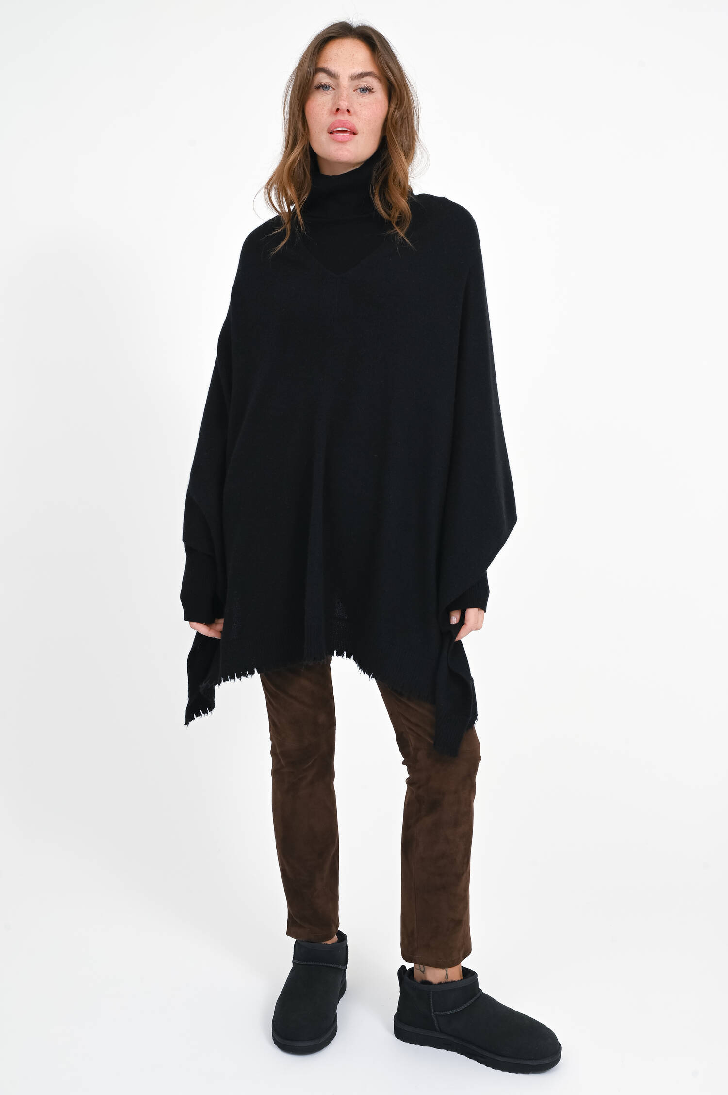 Poncho aus Woll-Cashmere-Mix in Black Poncho aus Woll-Cashmere-Mix in Black