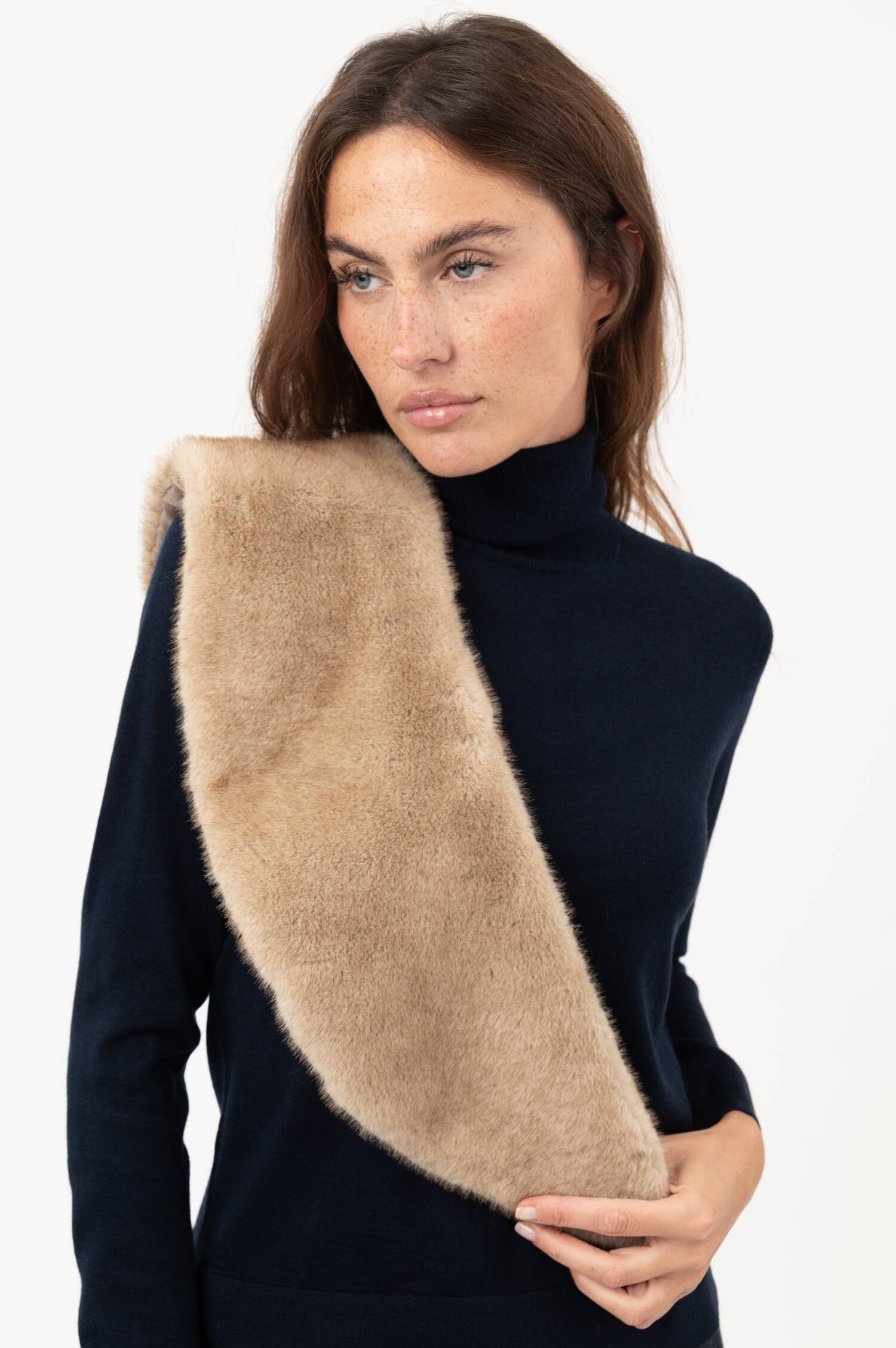 Faux-Fur-Schal in Beige Faux-Fur-Schal in Beige