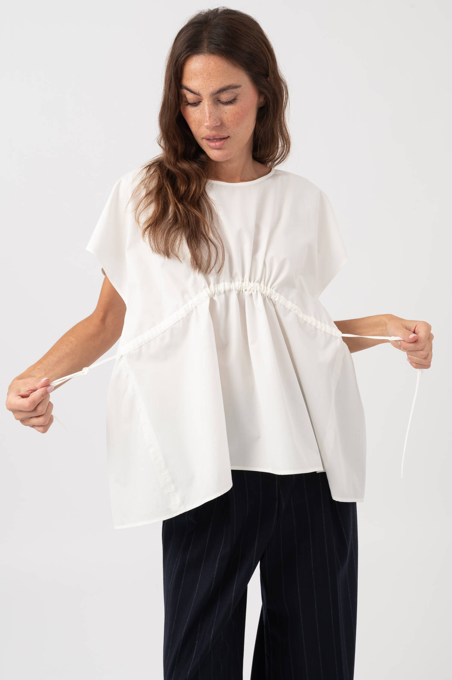 Popeline-Bluse mit Raffung in Weiß Popeline-Bluse mit Raffung in Weiß