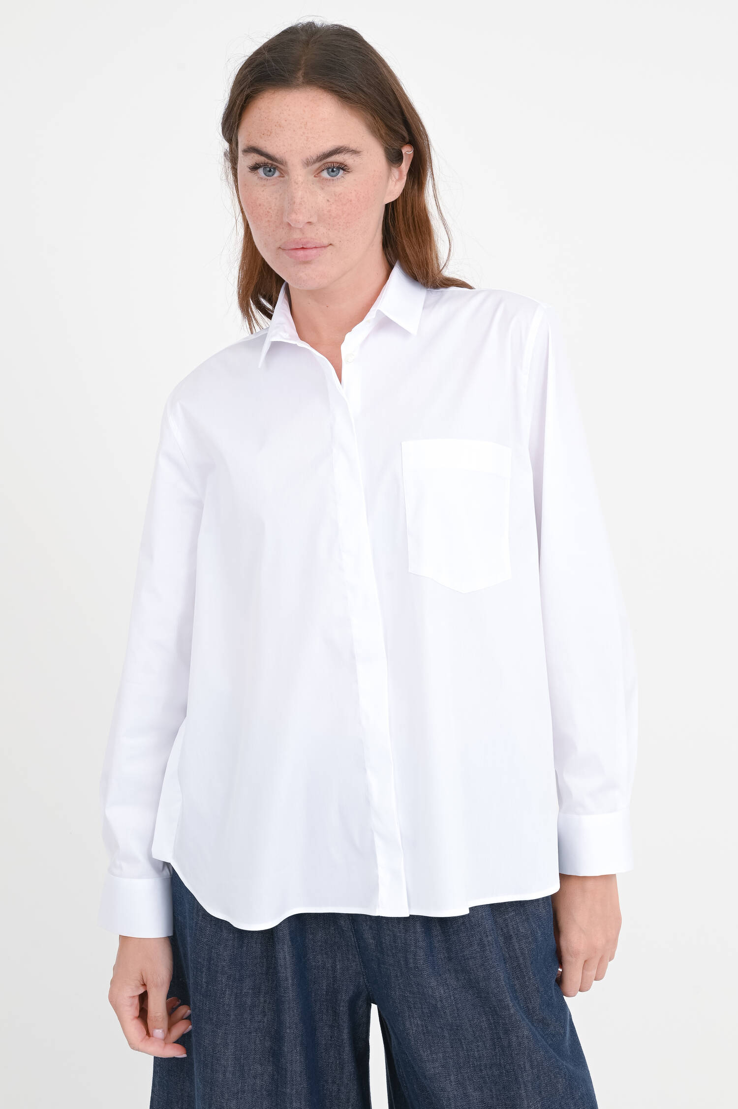 Bluse mit verdeckter Knopfleiste in Weiß