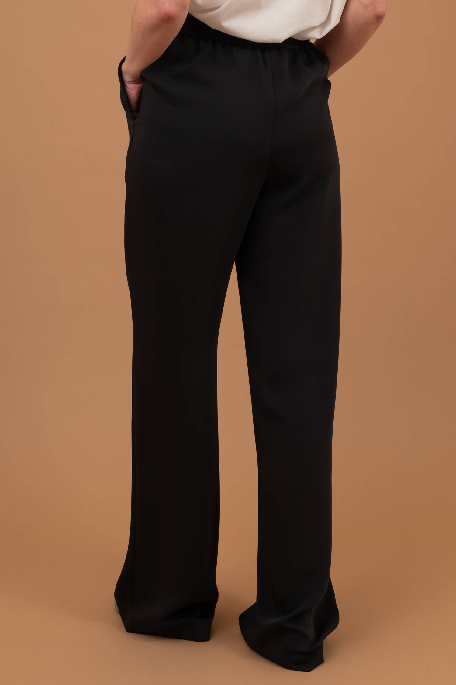 Hose in Satin-Optik in Neroschwarz Hose in Satin-Optik in Neroschwarz