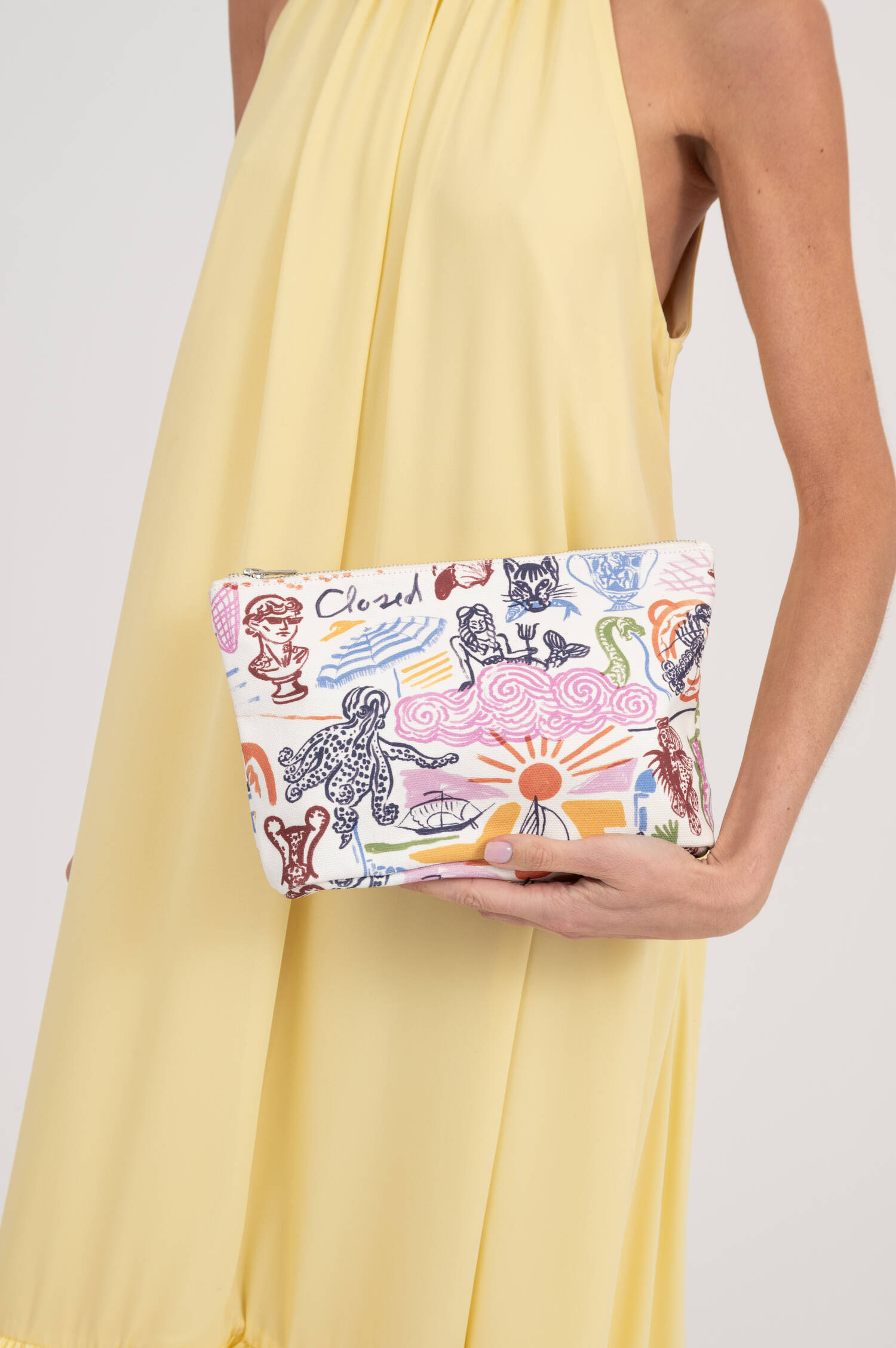 Pouch mit Allover Print in Multicolor