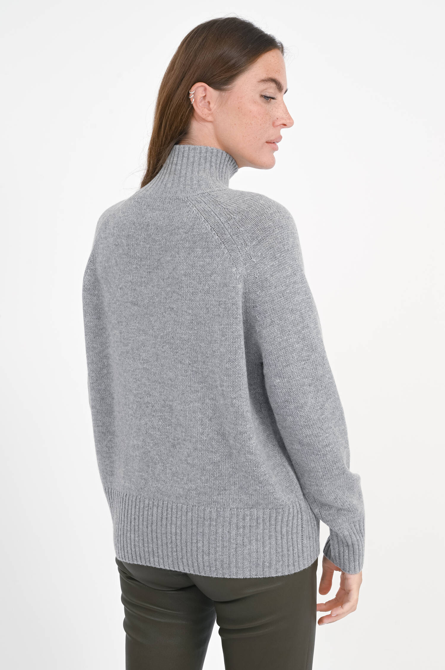 Turtleneck-Pullover aus Cashmere-Woll-Mix in Grau