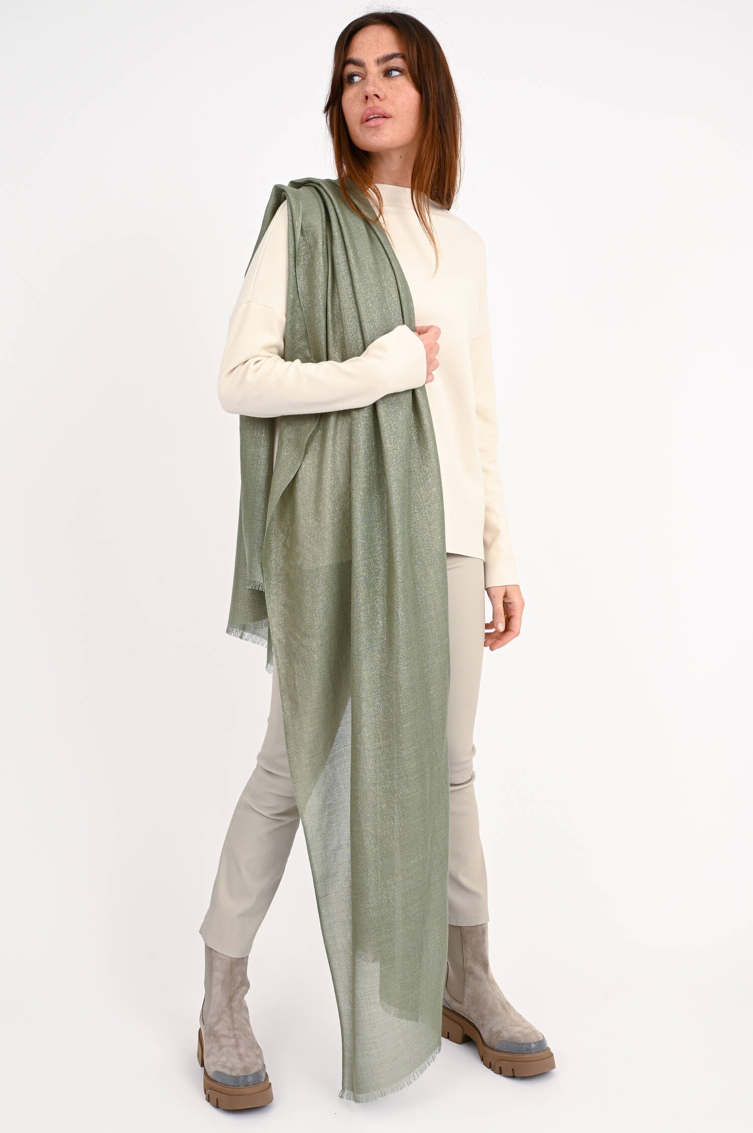 Schal mit Glanzgarn in Olivgrau