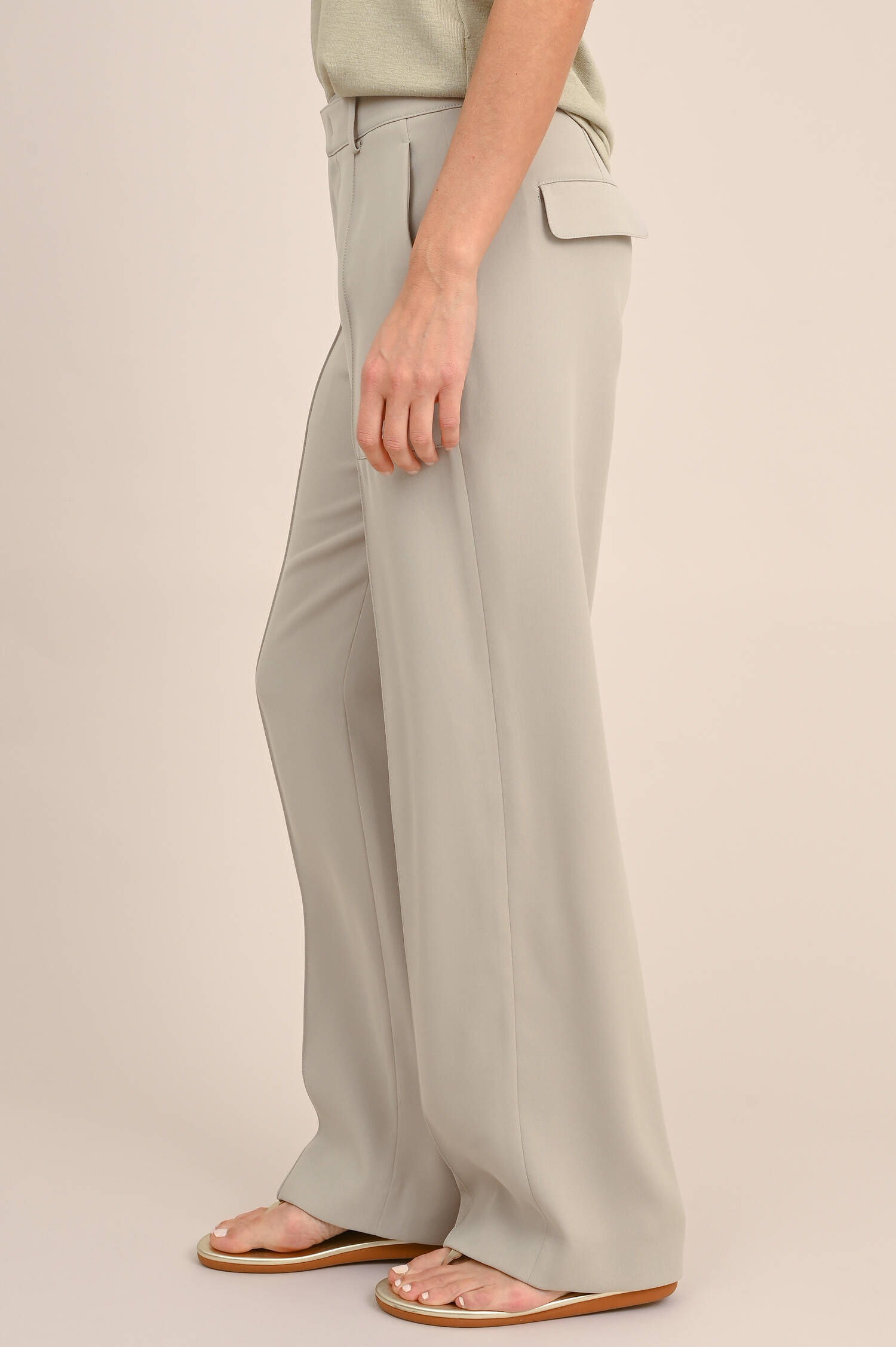 Weite Hose im Utility-Look in Taupe