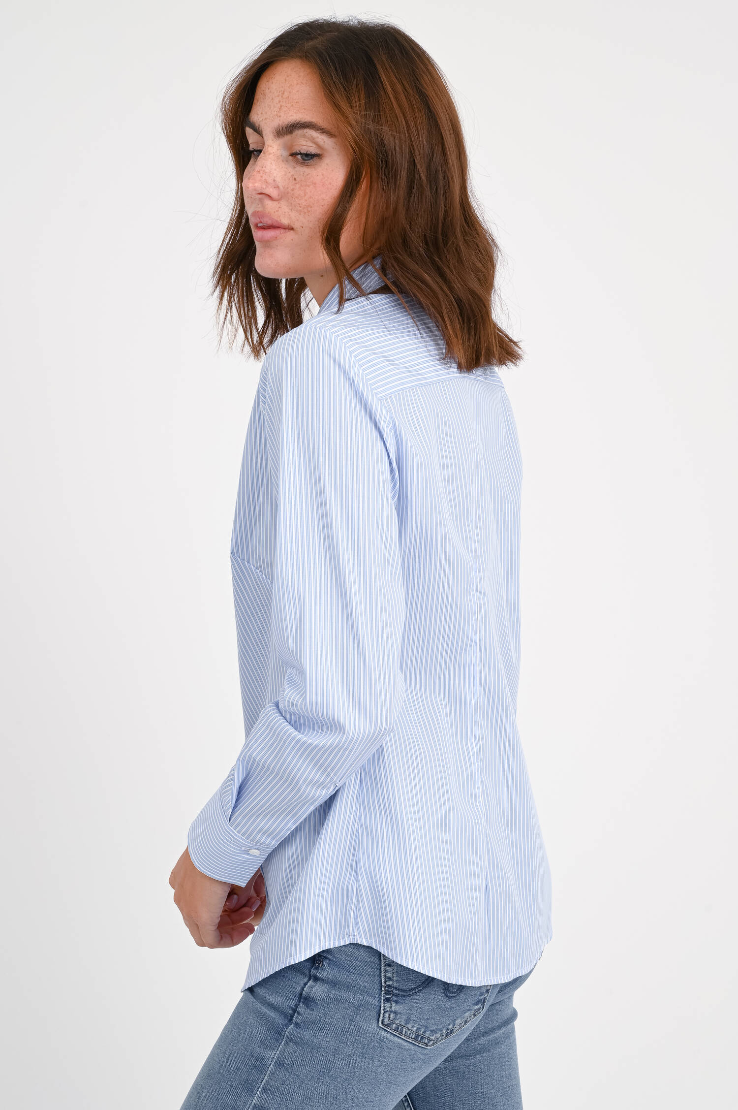 Bluse MAGETTA mit schmalen Streifen in Blau/Weiß Bluse MAGETTA mit schmalen Streifen in Blau/Weiß