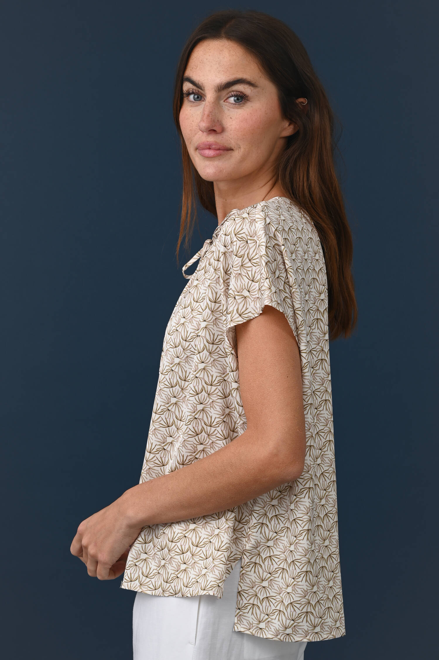 Seidenmix Bluse HATA mit Blattmuster