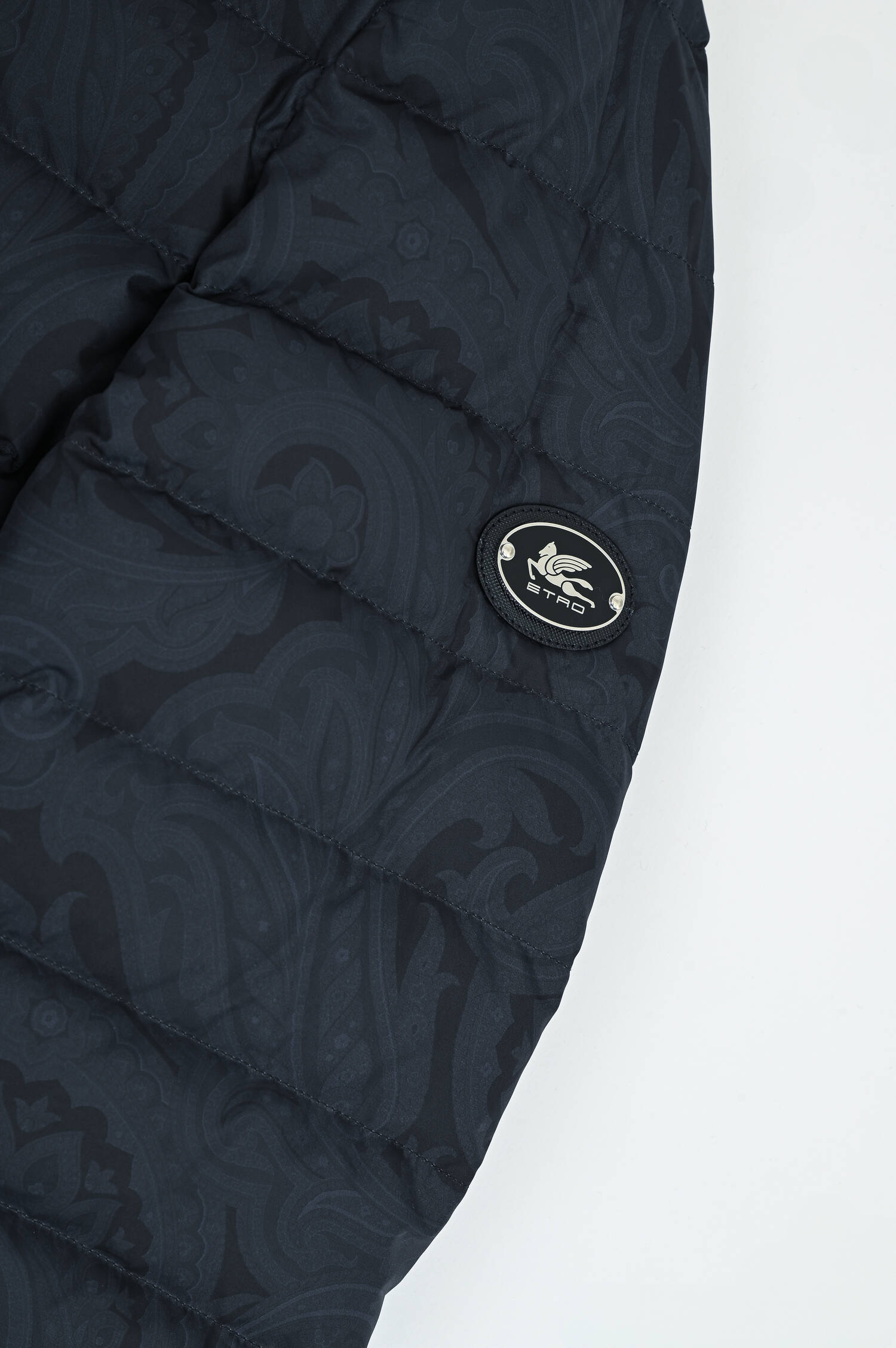 Gemusterte Daunenjacke in Midnight Gemusterte Daunenjacke in Midnight