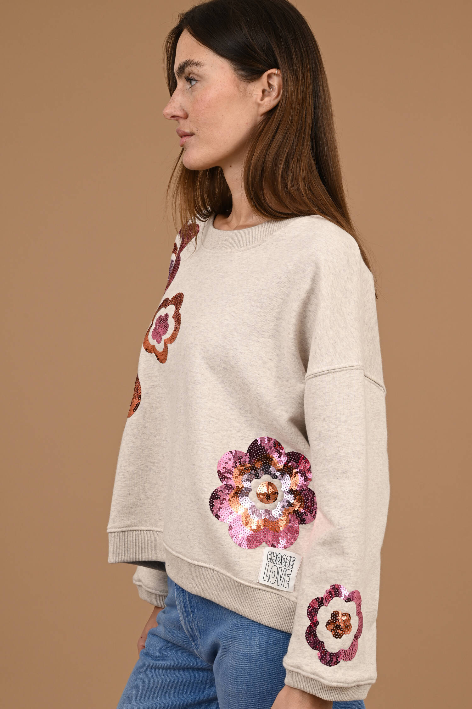 Sweater mit Pailettenstickerei in Beige