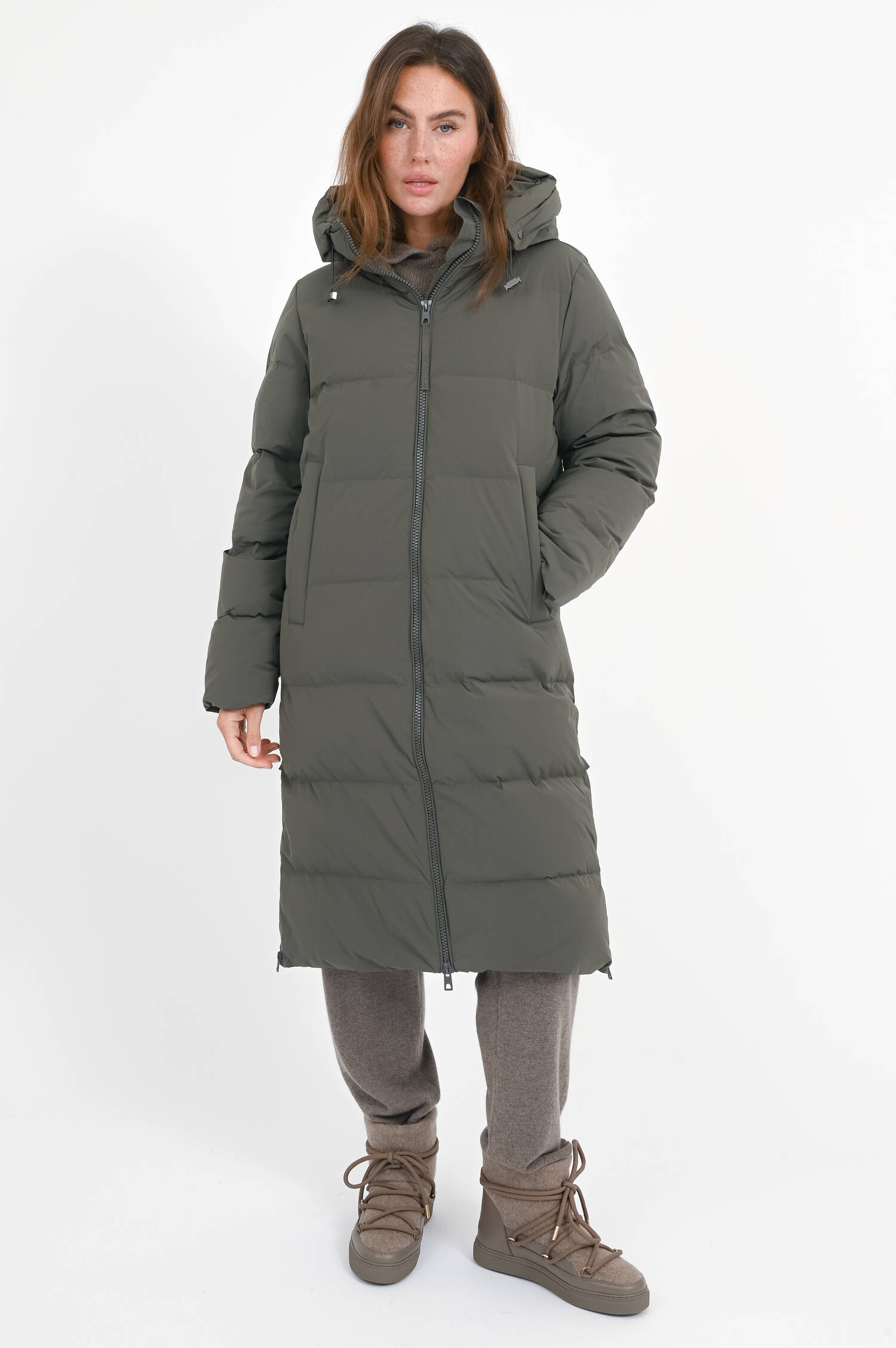 Steppmantel mit Seitenschlitzen in Oliv