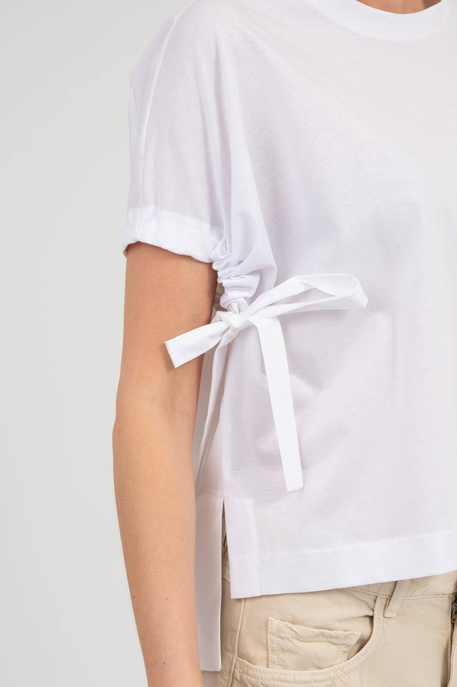 T-Shirt mit Angeschnittenem Kurzarm in Weiß