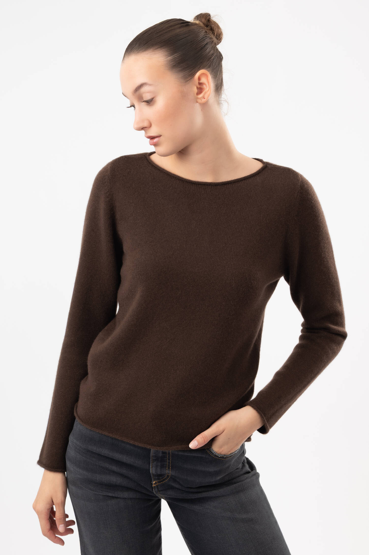 Cashmere-Pullover mit Rollsaum in Brau