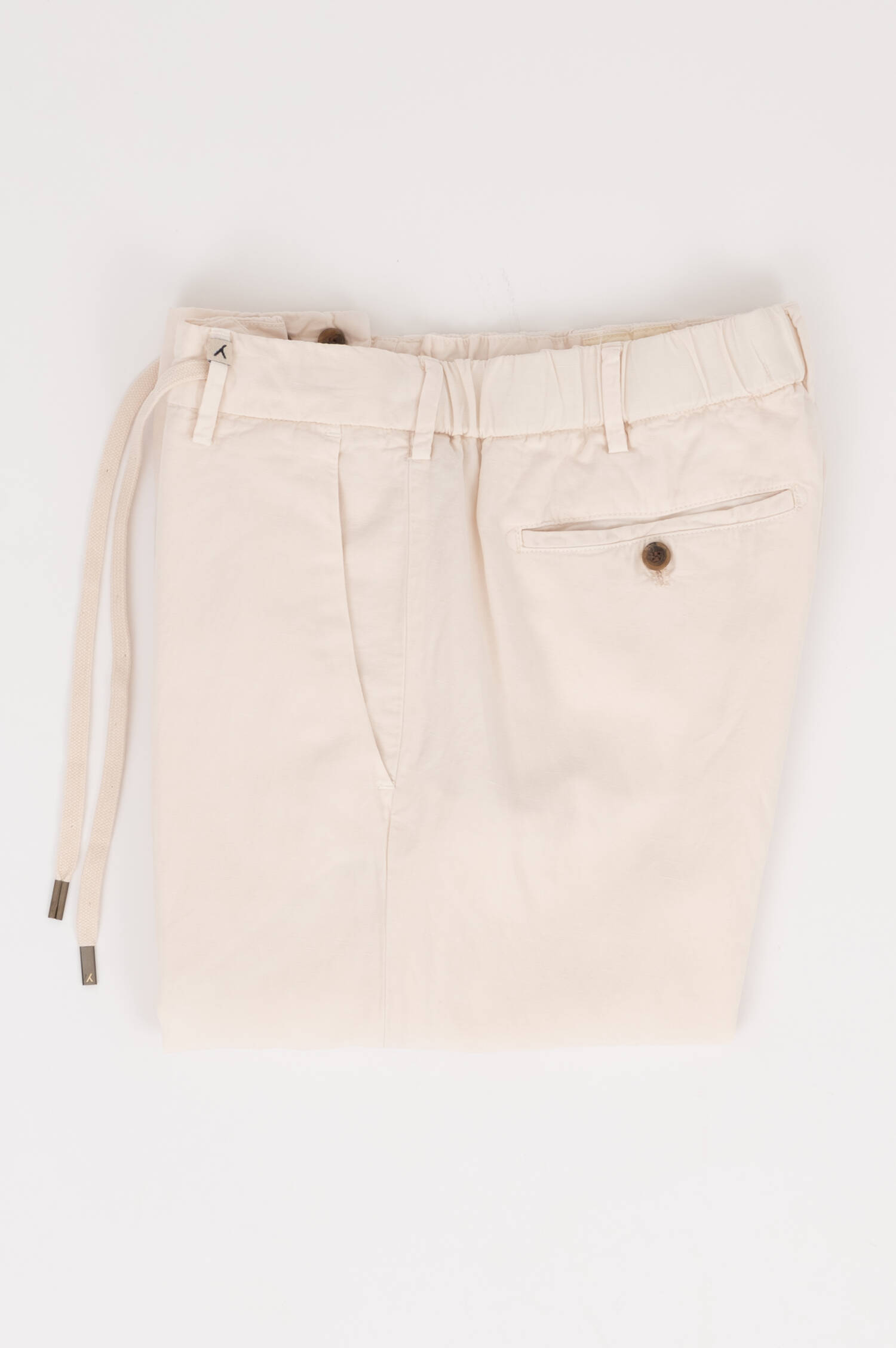 Chino mit Kordelzug in Weiß