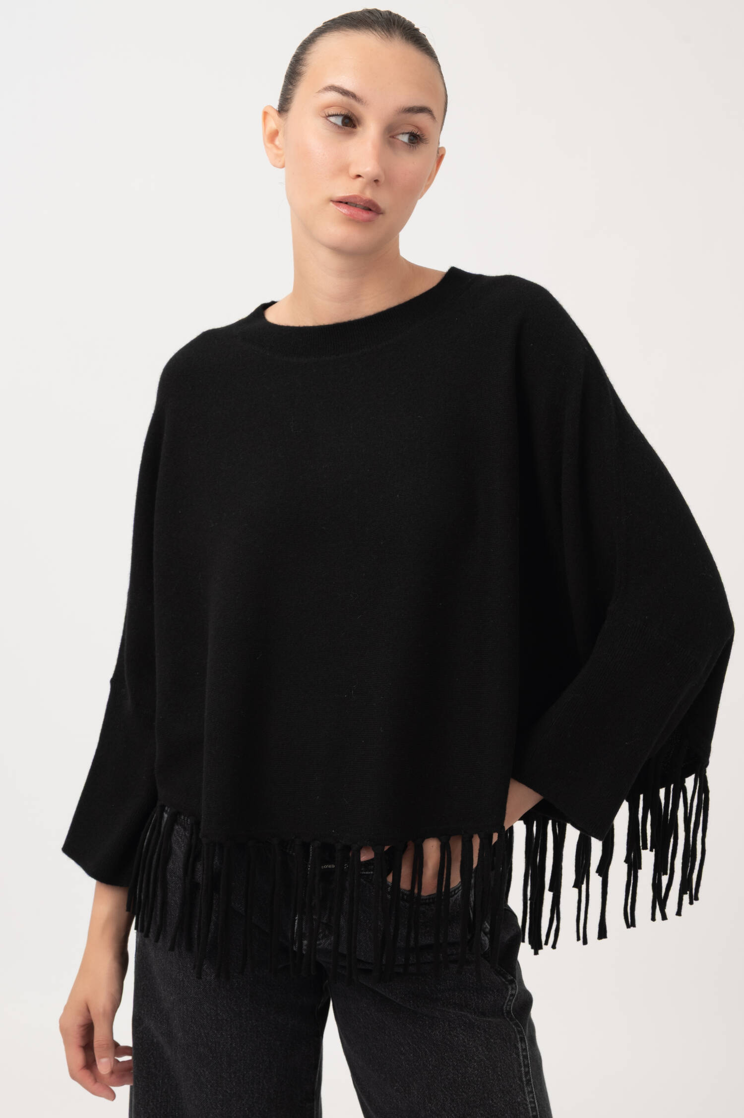 Feinstrick Poncho mit Fransen in Schwarz