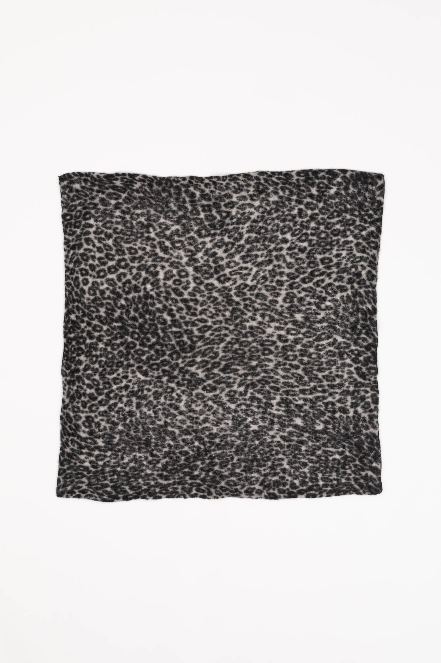 Cashmere Schal mit Leo-Print in Schwarz/Grau