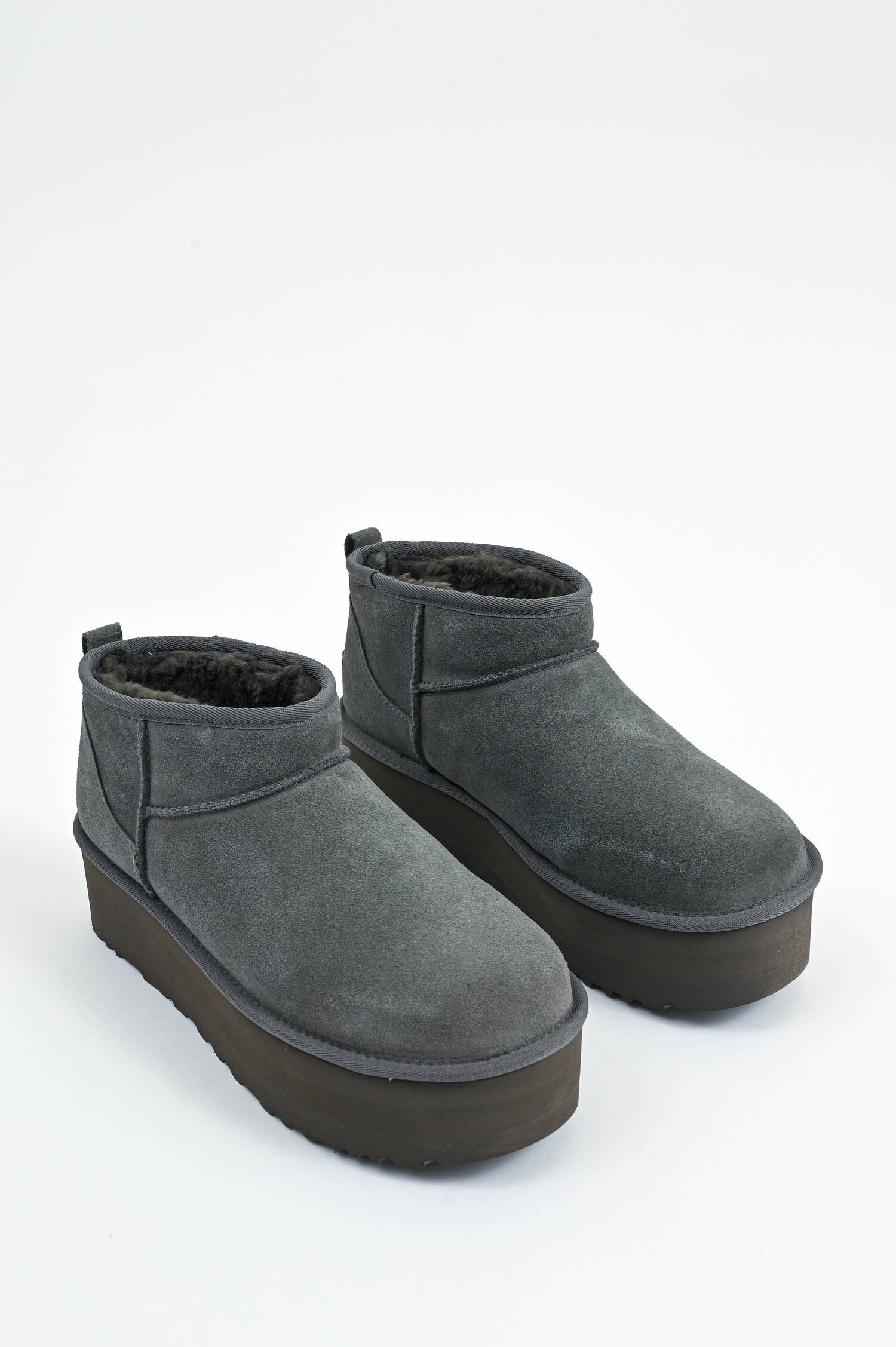 Lammfell-Boot ULTRA MINI PLATTFORM in Grau Lammfell-Boot ULTRA MINI PLATTFORM in Grau