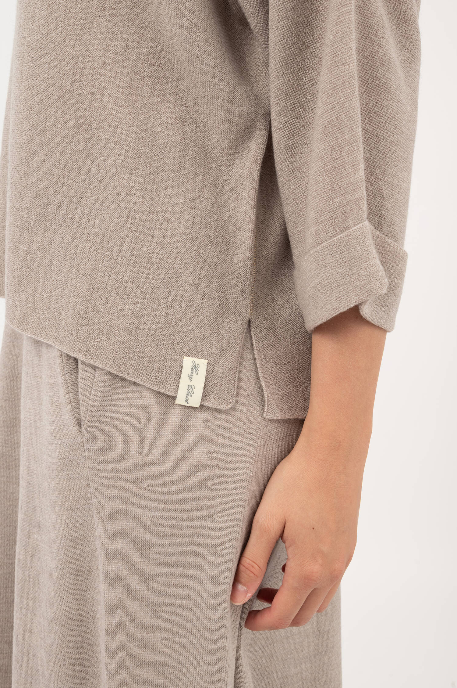 Woll-Pullover mit dezentem Stehkragen in Beige Woll-Pullover mit dezentem Stehkragen in Beige