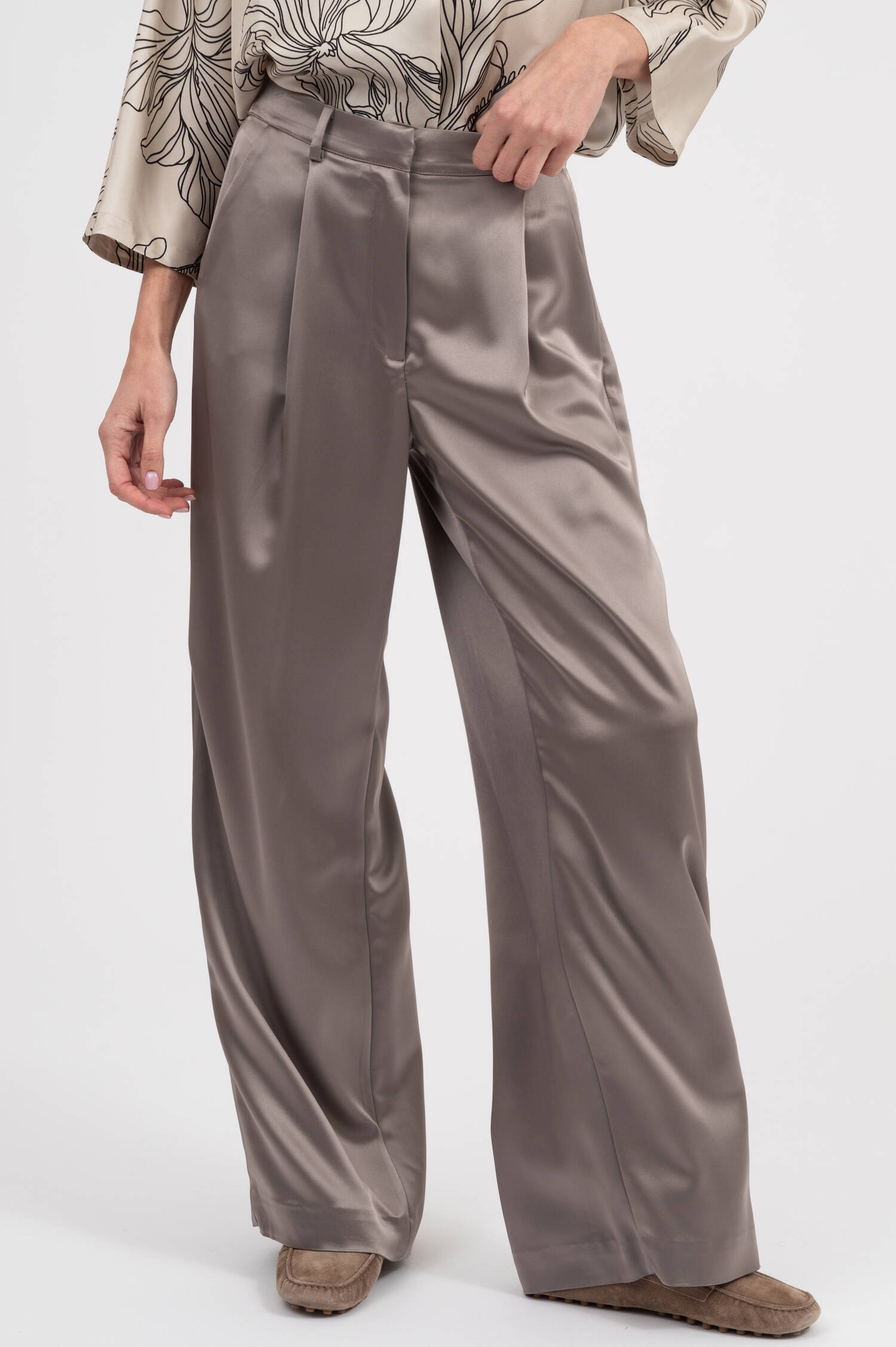 Hose SARAH in Satin Optik in Taupe Hose SARAH in Satin Optik in Taupe