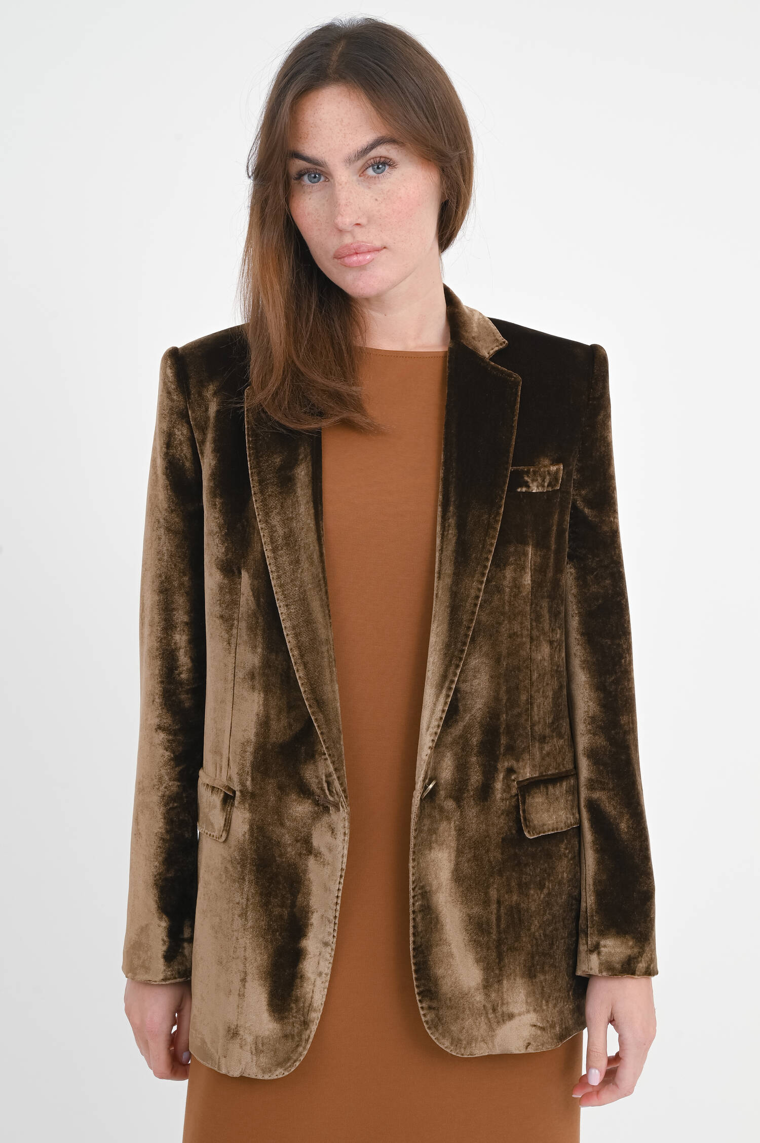 Einreihiger Samtblazer in Glossy Tabak