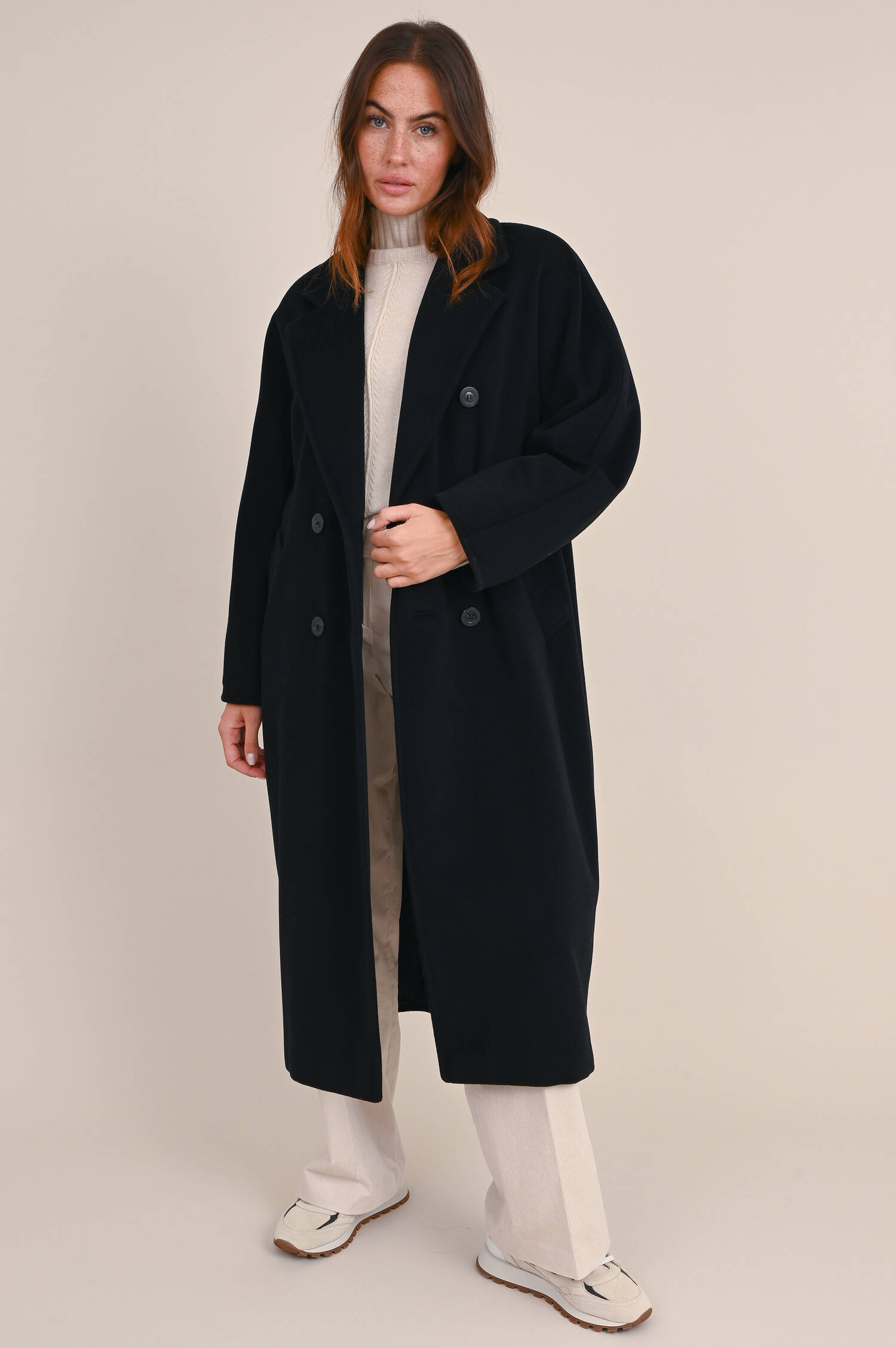 Mantel MADAME in Schwarz Mantel MADAME in Schwarz