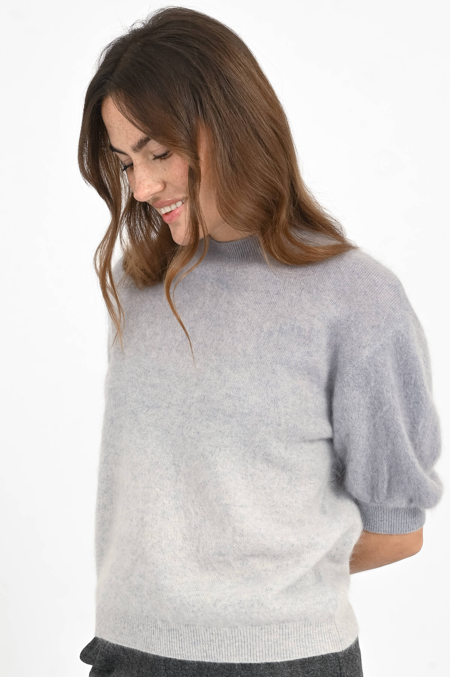 Kurzarm Pullover aus Woll-Cashmere-Mix in Hellgrau Kurzarm Pullover aus Woll-Cashmere-Mix in Hellgrau