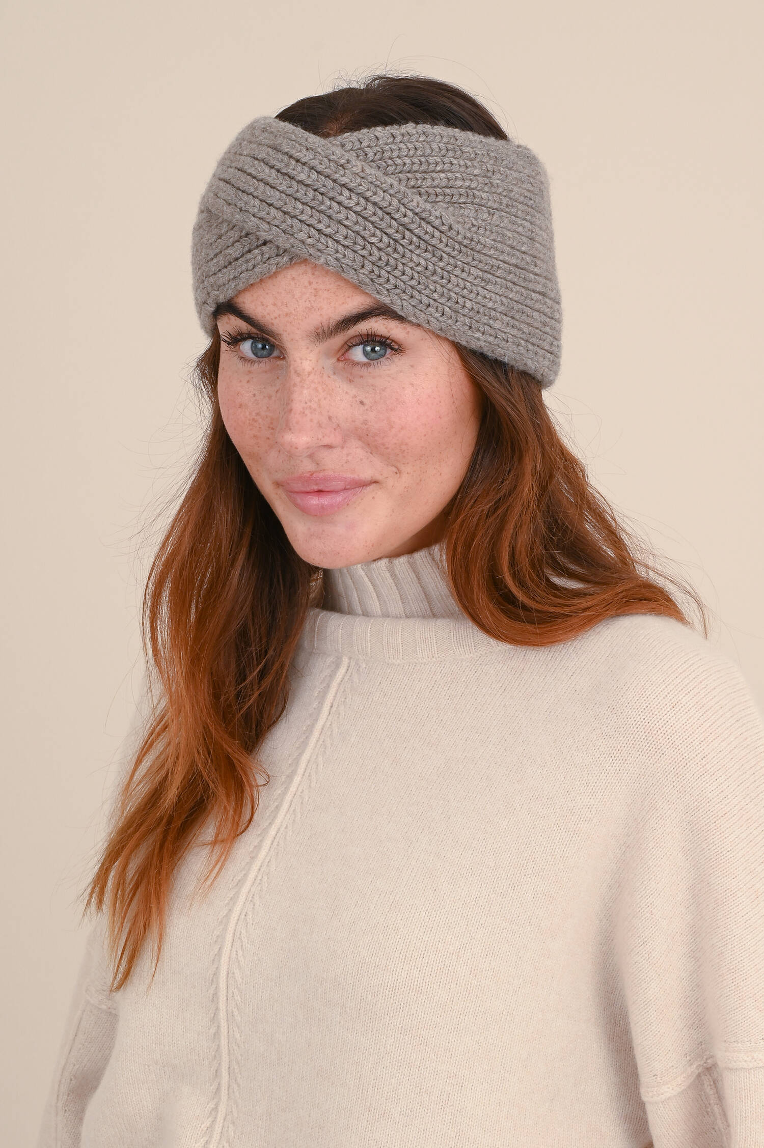 Cashmere Stirnband mit Twist in Taupe