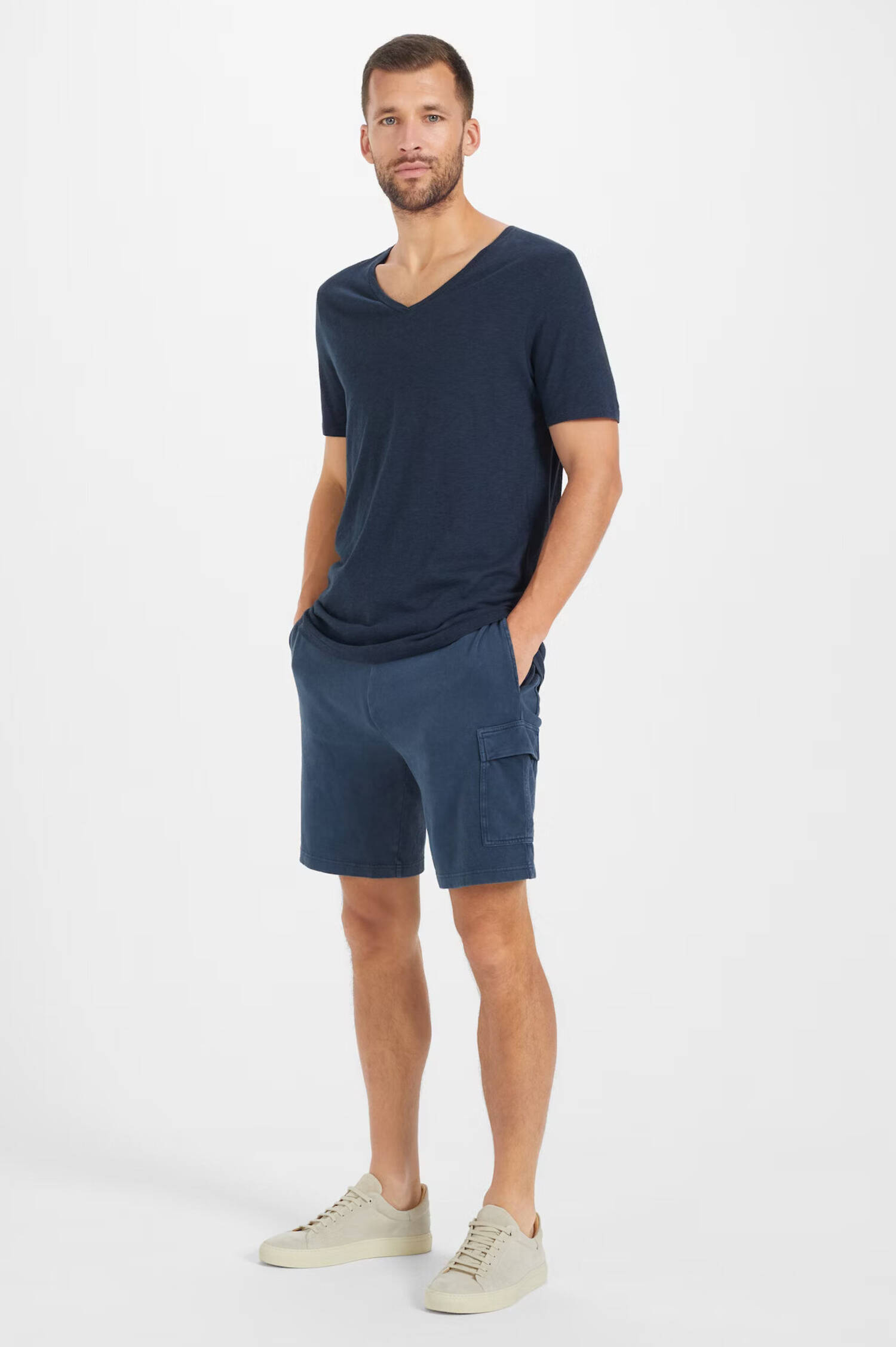 T-Shirt MARIO mit V-Ausschnitt in Navy