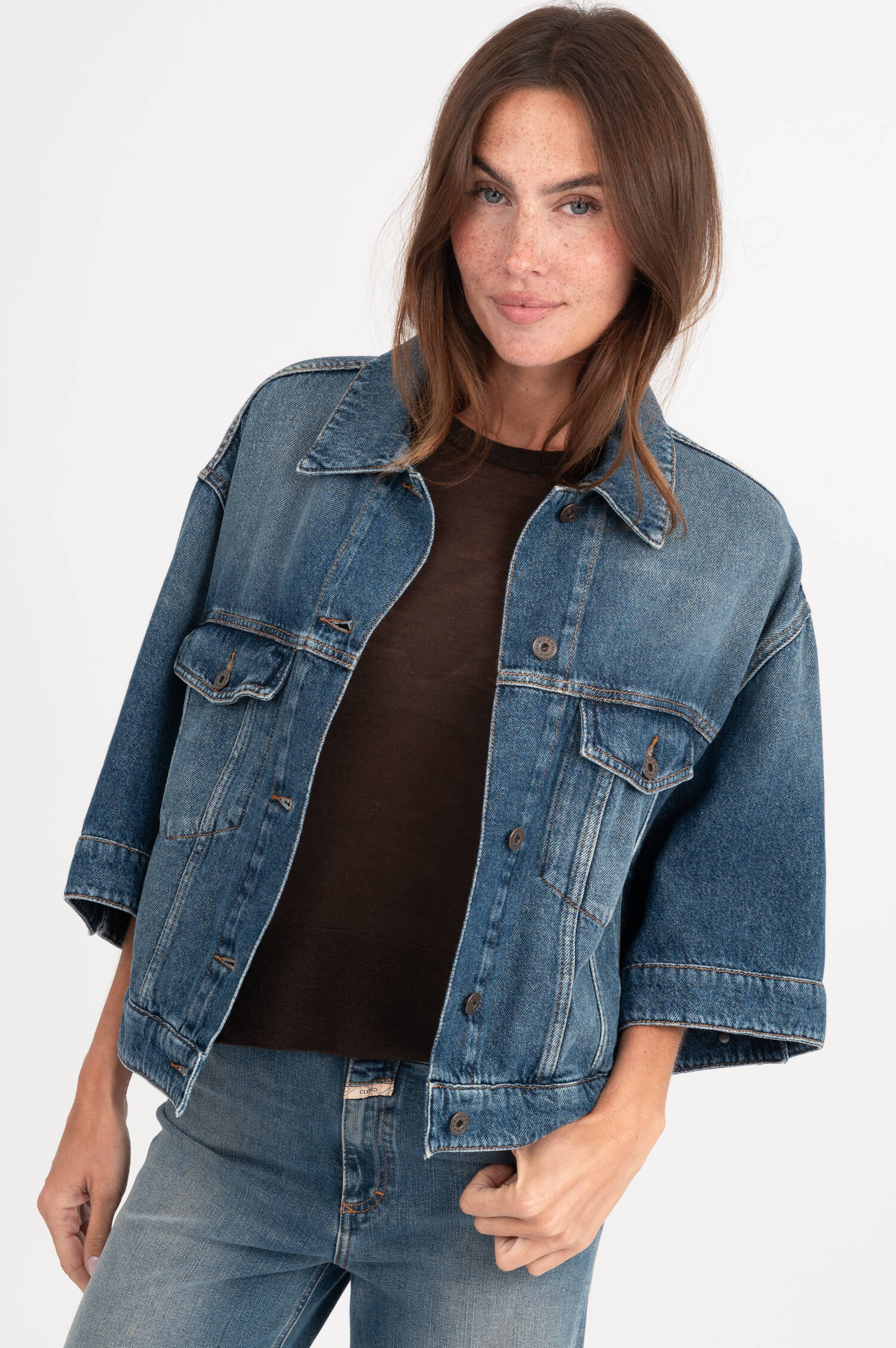 Cropped Denimjacke LIUTI in Mittelblau Cropped Denimjacke LIUTI in Mittelblau