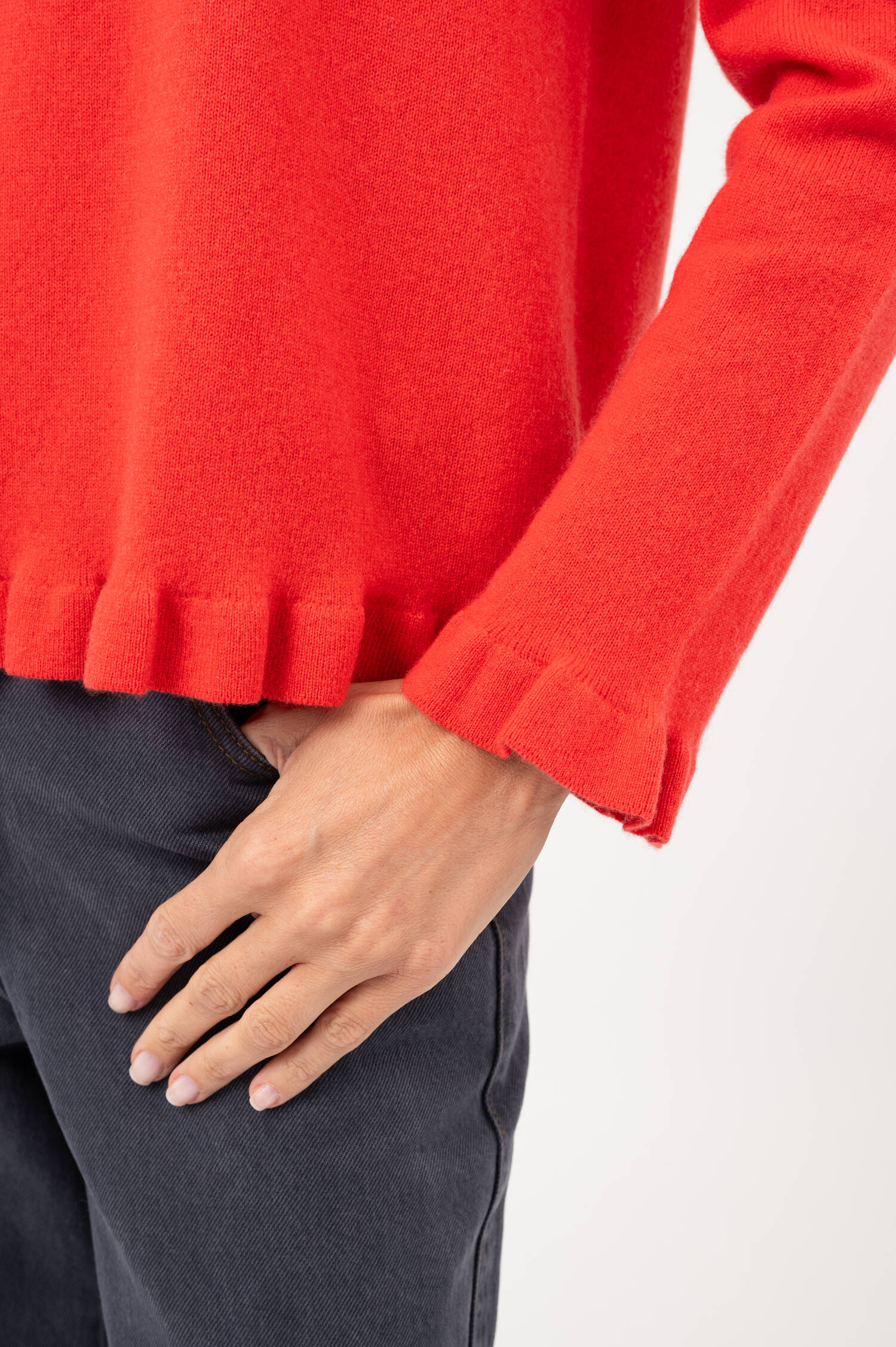 Cashmere-Pullover mit Rüschen in Pastellrot Cashmere-Pullover mit Rüschen in Pastellrot