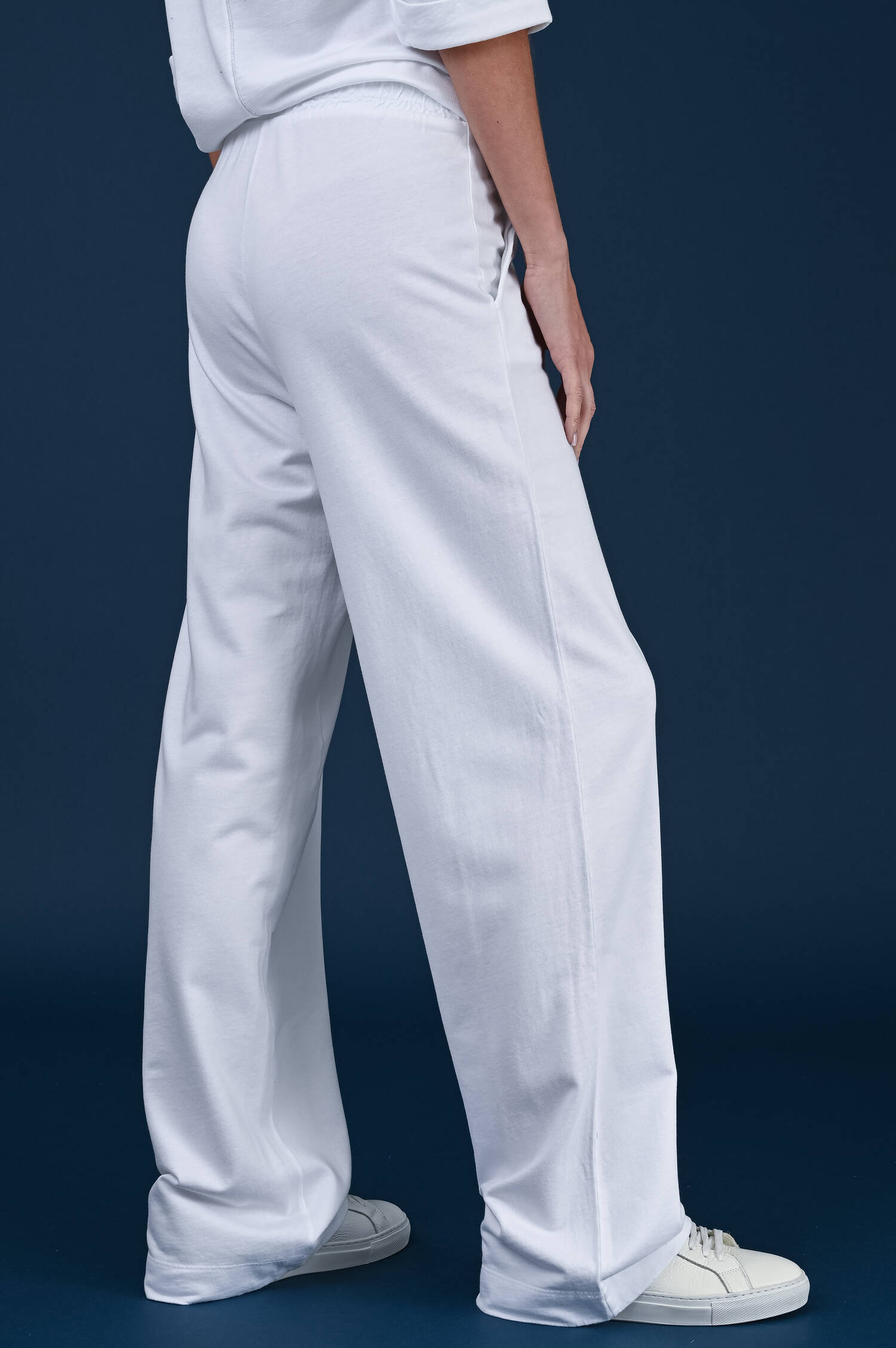 Schlupfhose mit geradem Bein in Weiß