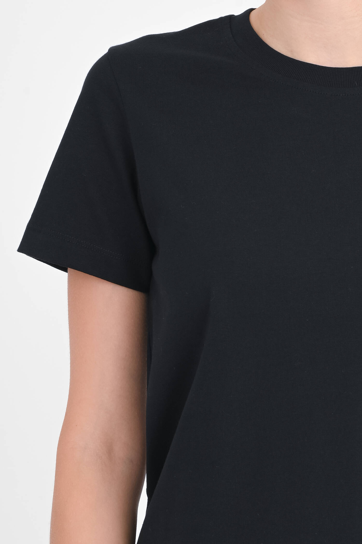Basic T-Shirt in Schwarz