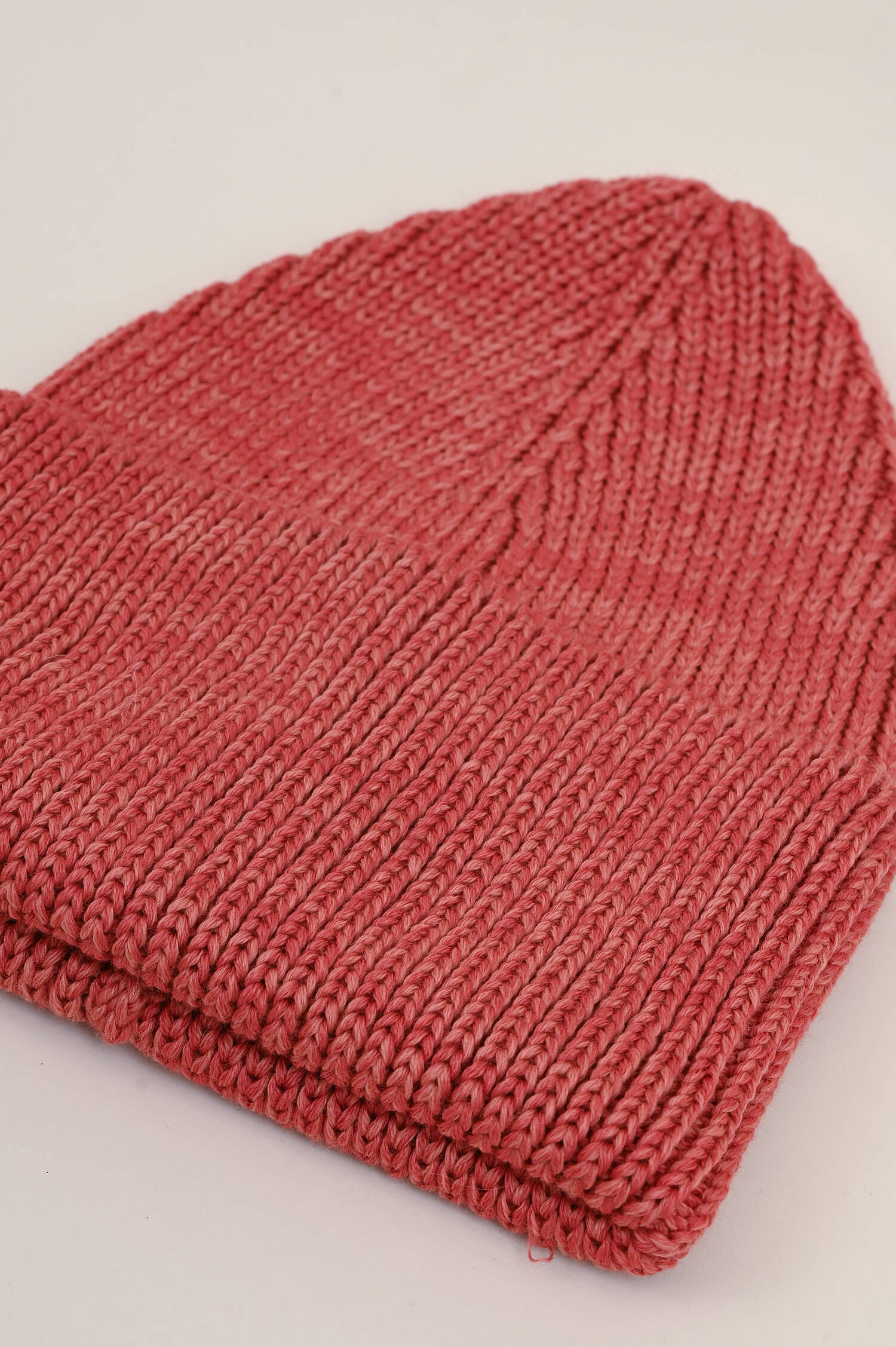 Mütze CEES aus Bio Wolle in Beigerot meliert Mütze CEES aus Bio Wolle in Beigerot meliert