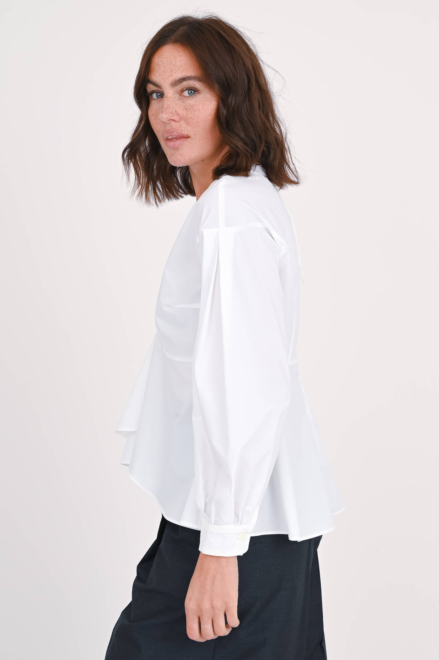 Bluse mit Rüschen in Weiß