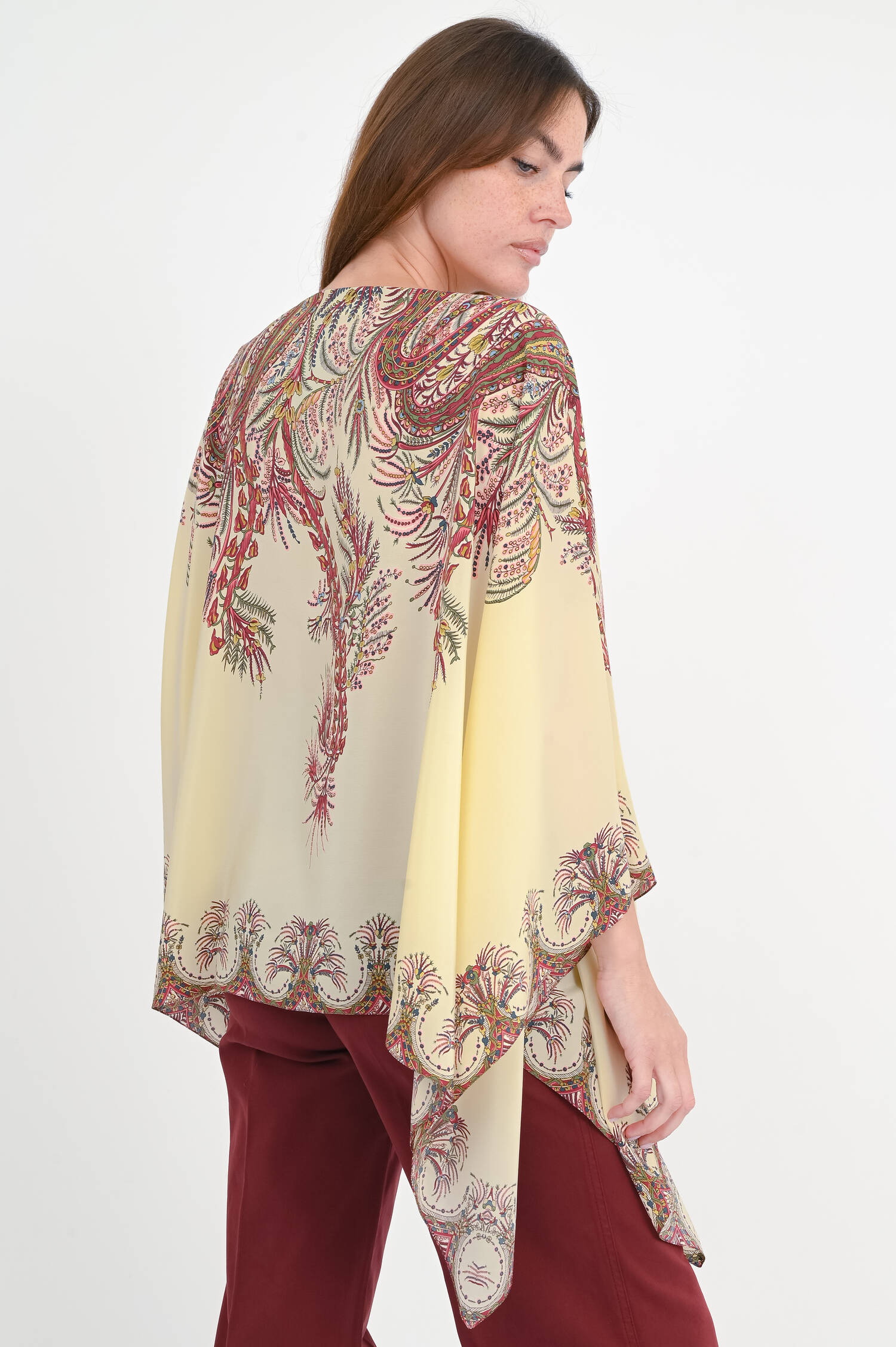 Seiden-Cape mit Paisley-Print in Creme/Multi Seiden-Cape mit Paisley-Print in Creme/Multi