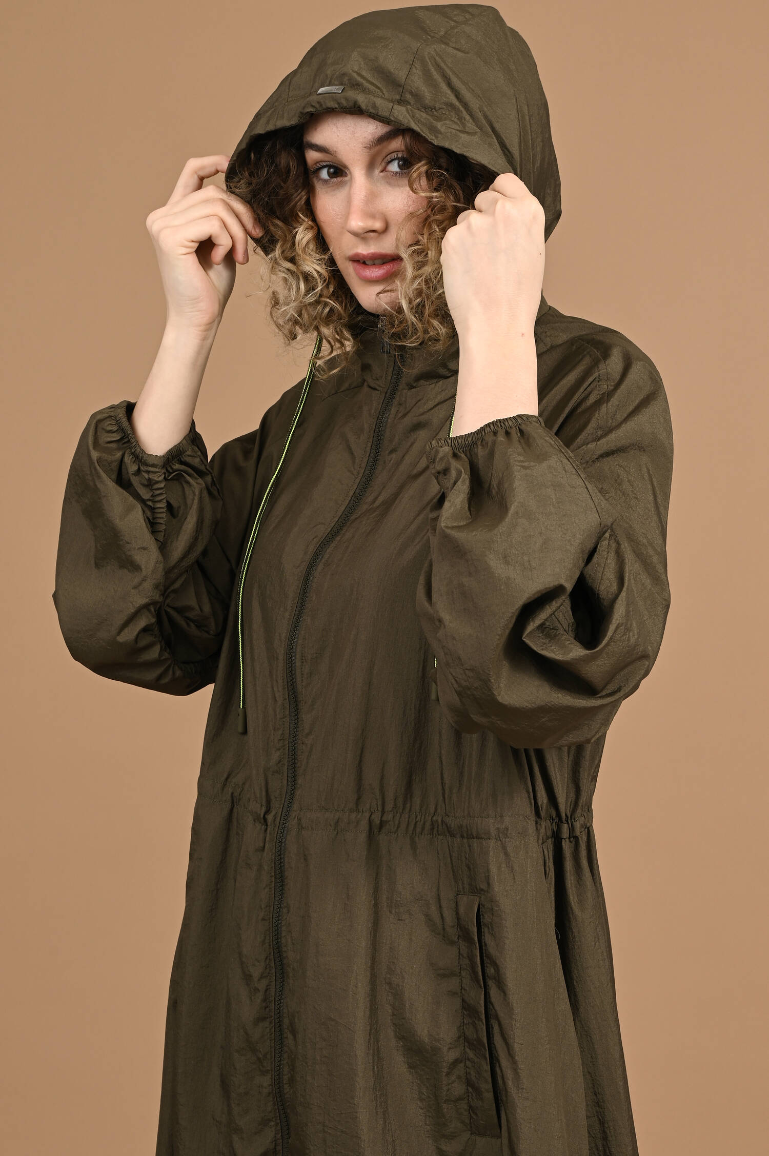 Parka Regenjacke in Verde-Militare-Grün