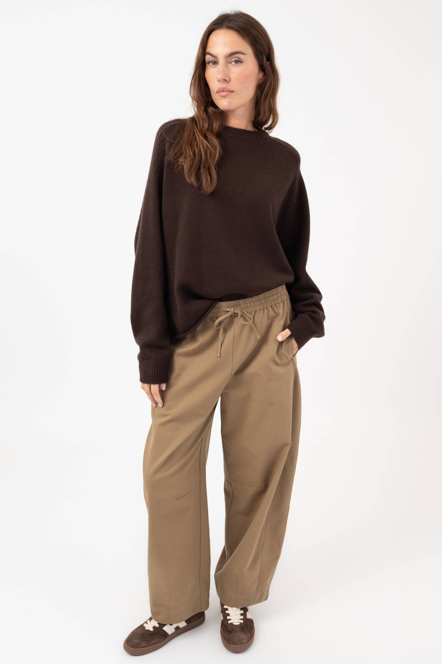 Cropped Pullover in Dunkelbraun Cropped Pullover in Dunkelbraun